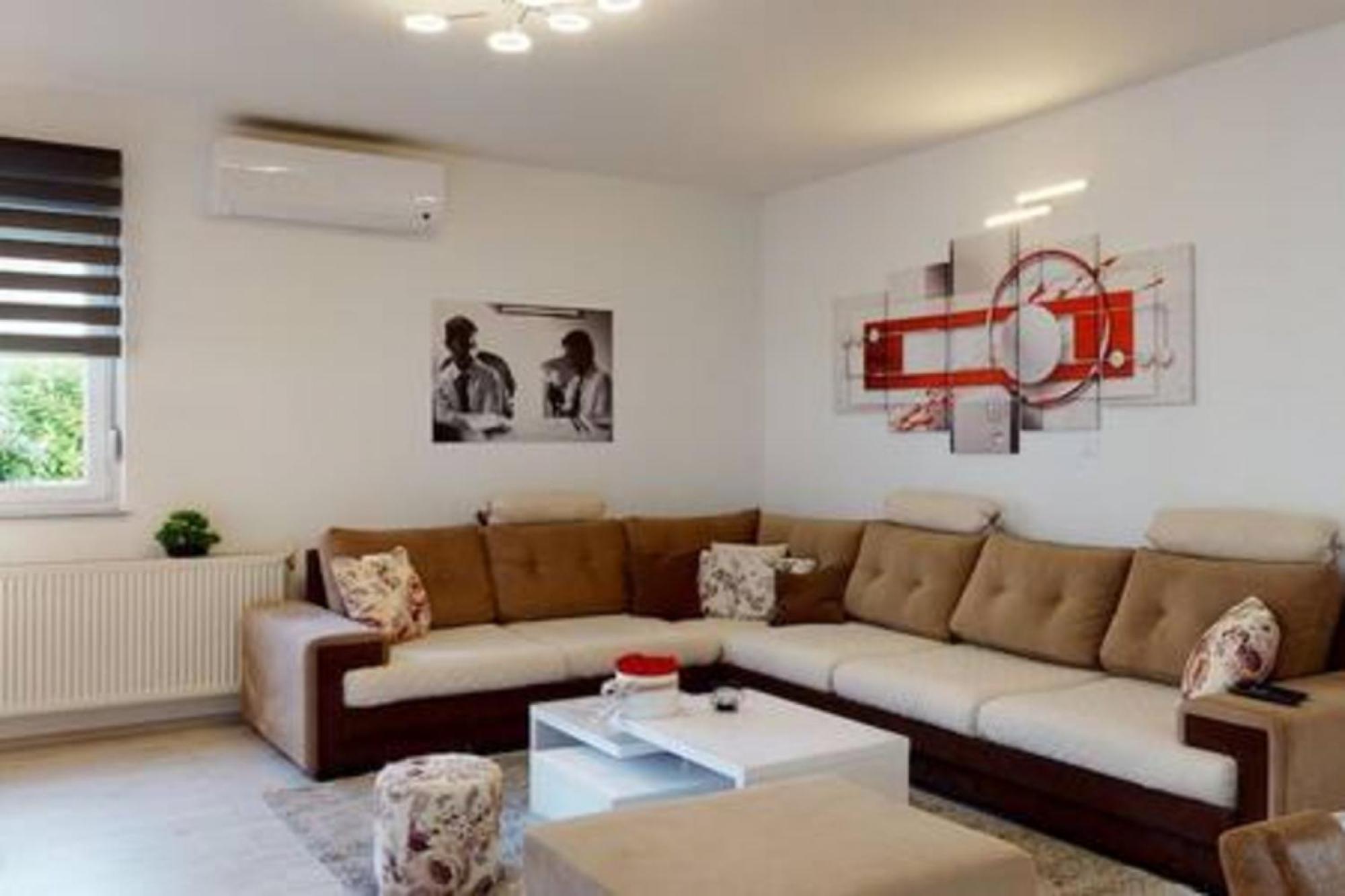 Vikendica Holiday House Tolesa *