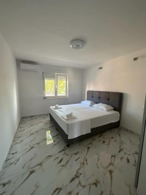 Apartment Quinn Teuta In Split