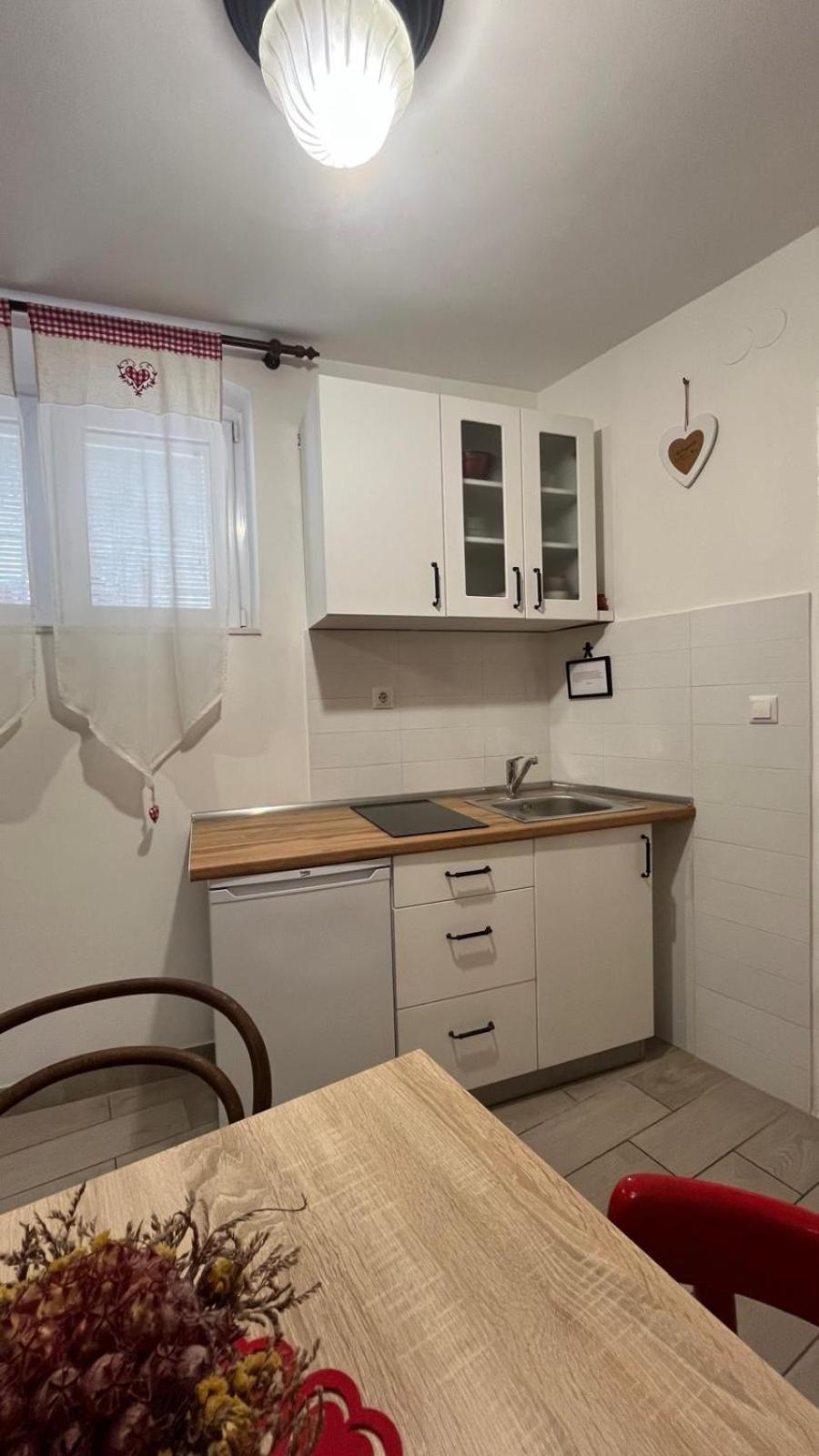 Kova Apartment