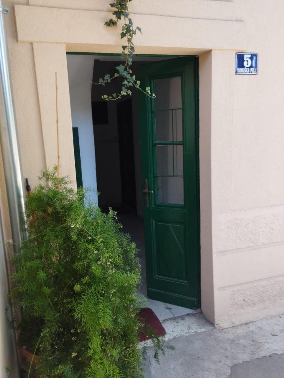 George Apartment, Renovated 2024, Downtown Apartamento Split