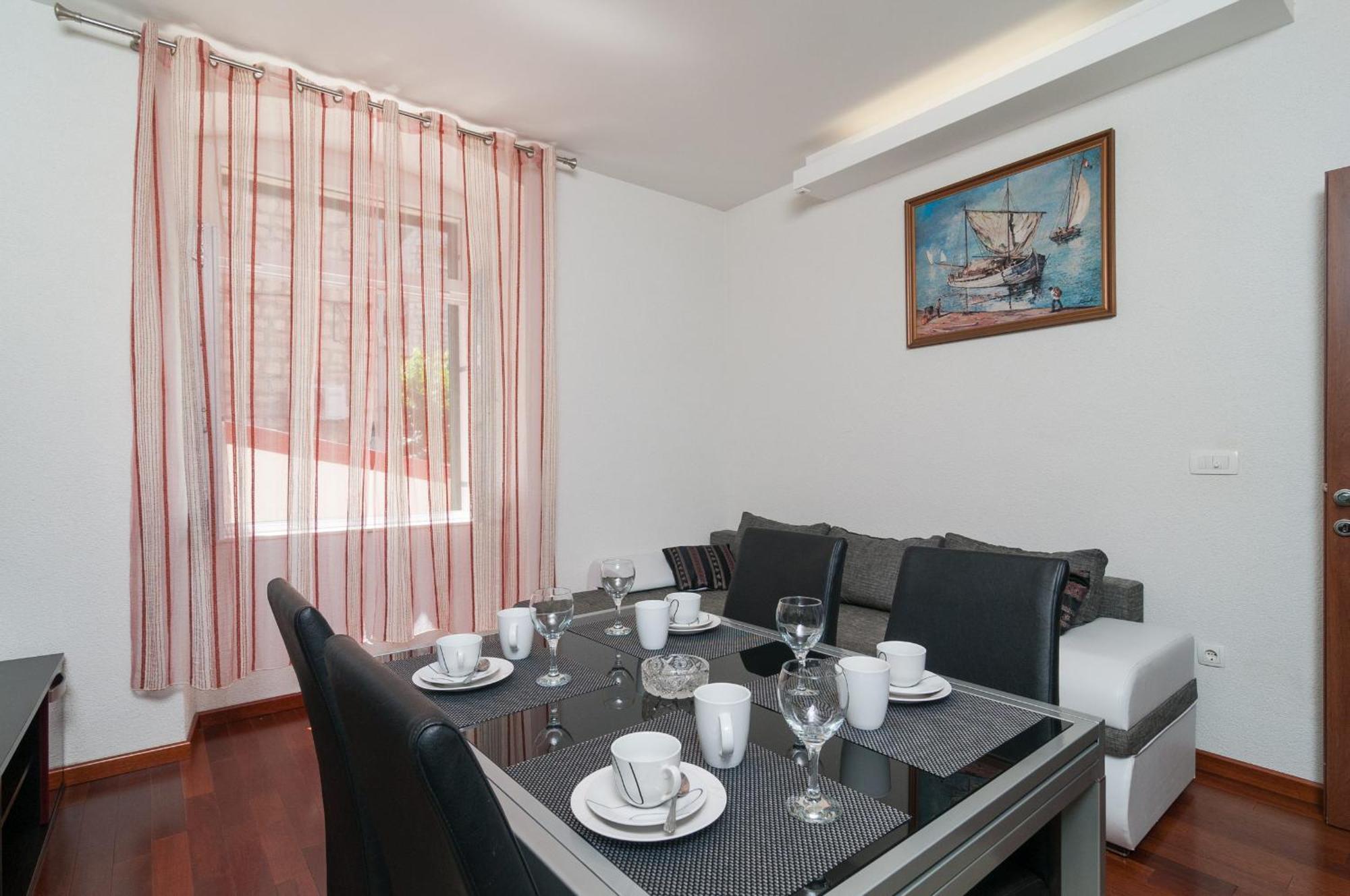 Apartment Center *