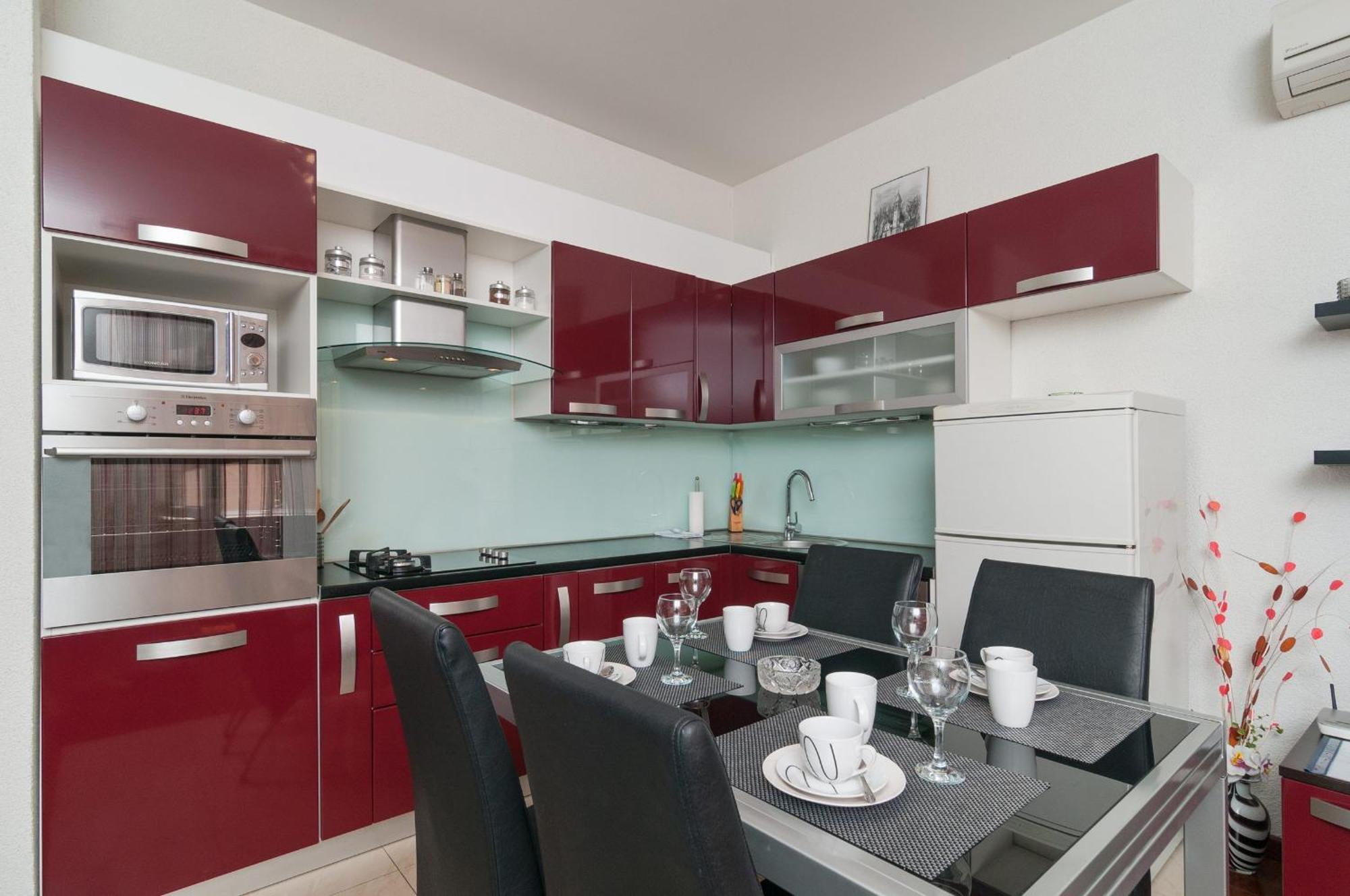 Center Apartment *