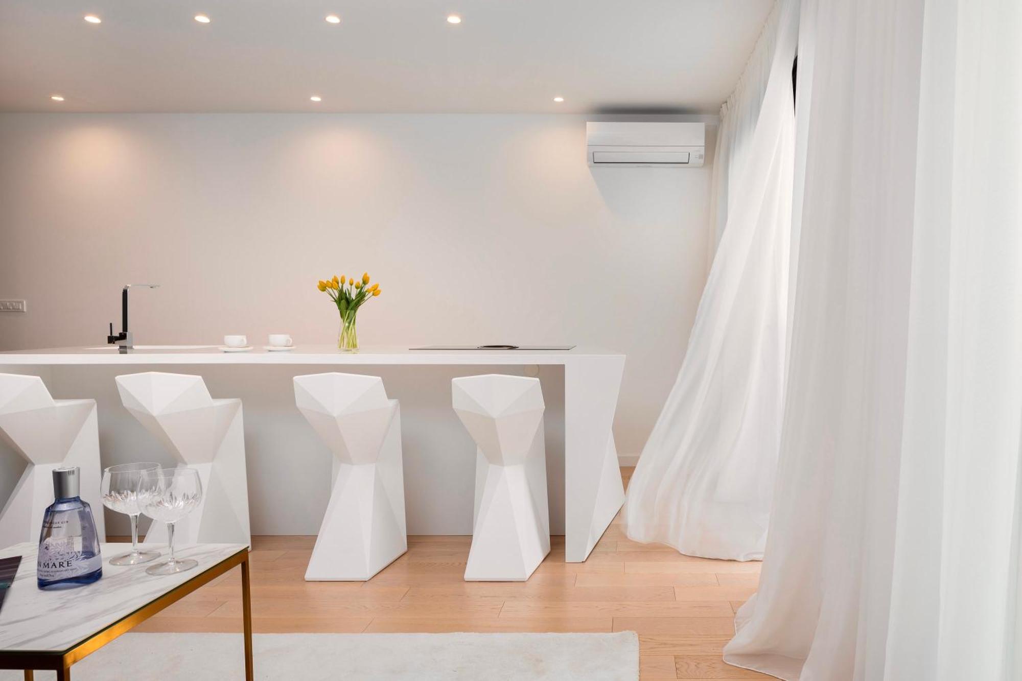 Apartment New Luxury With Private Heated Pool And Amazing Garden With Seaview