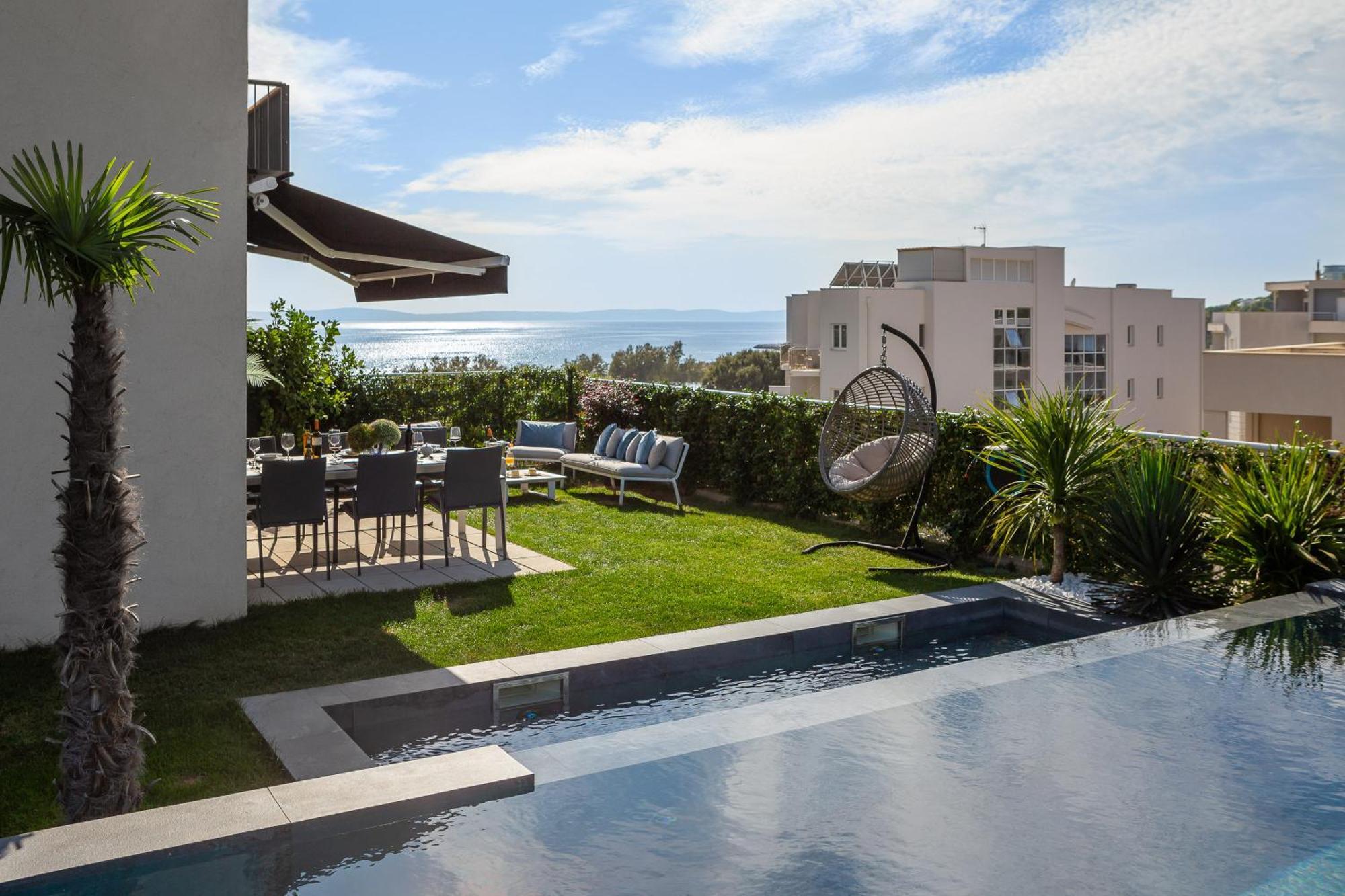 Enjoyer - Seafront With Private Heated Pool *