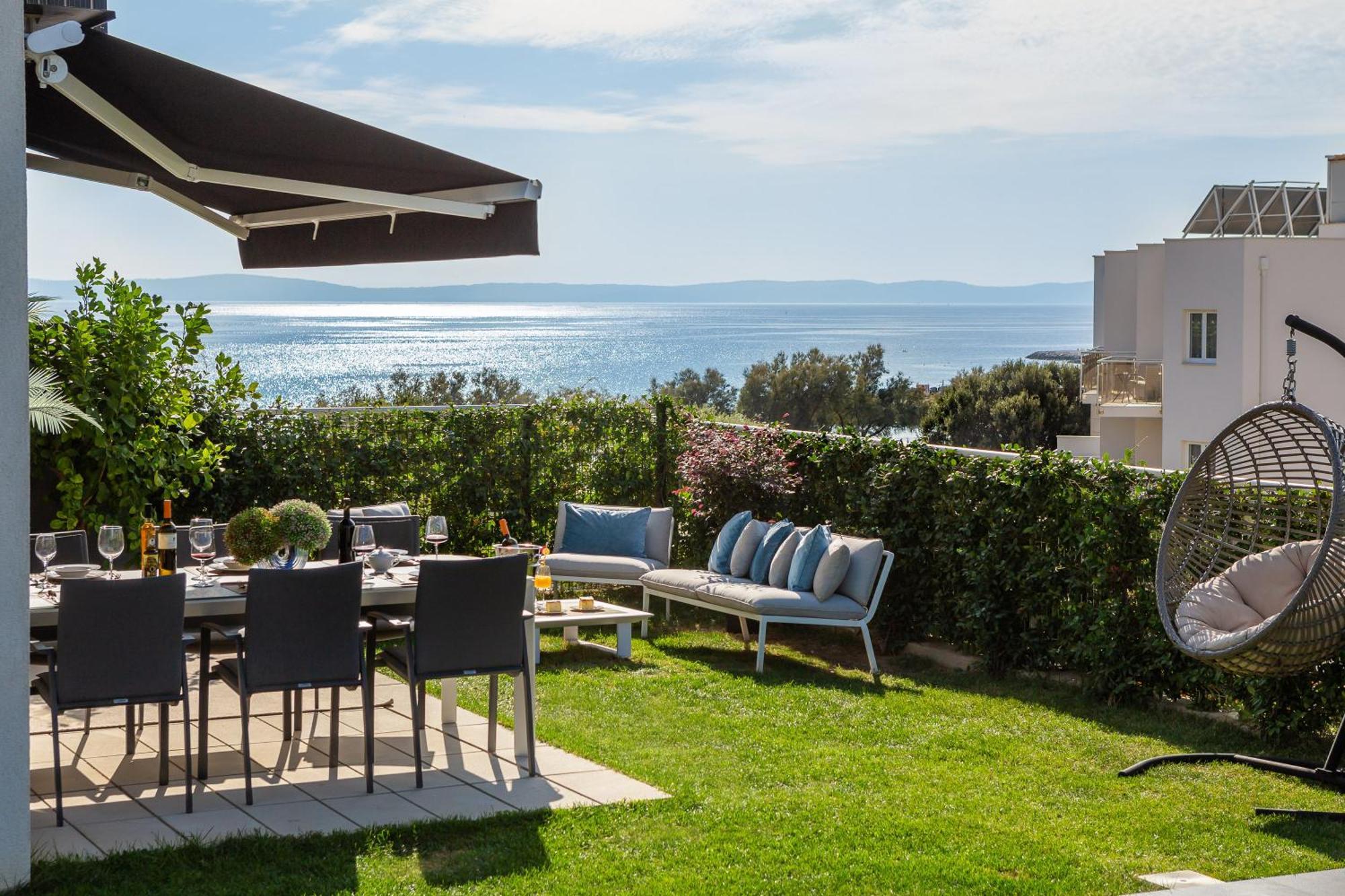 Villa Enjoyer - Seafront With Private Heated Pool
