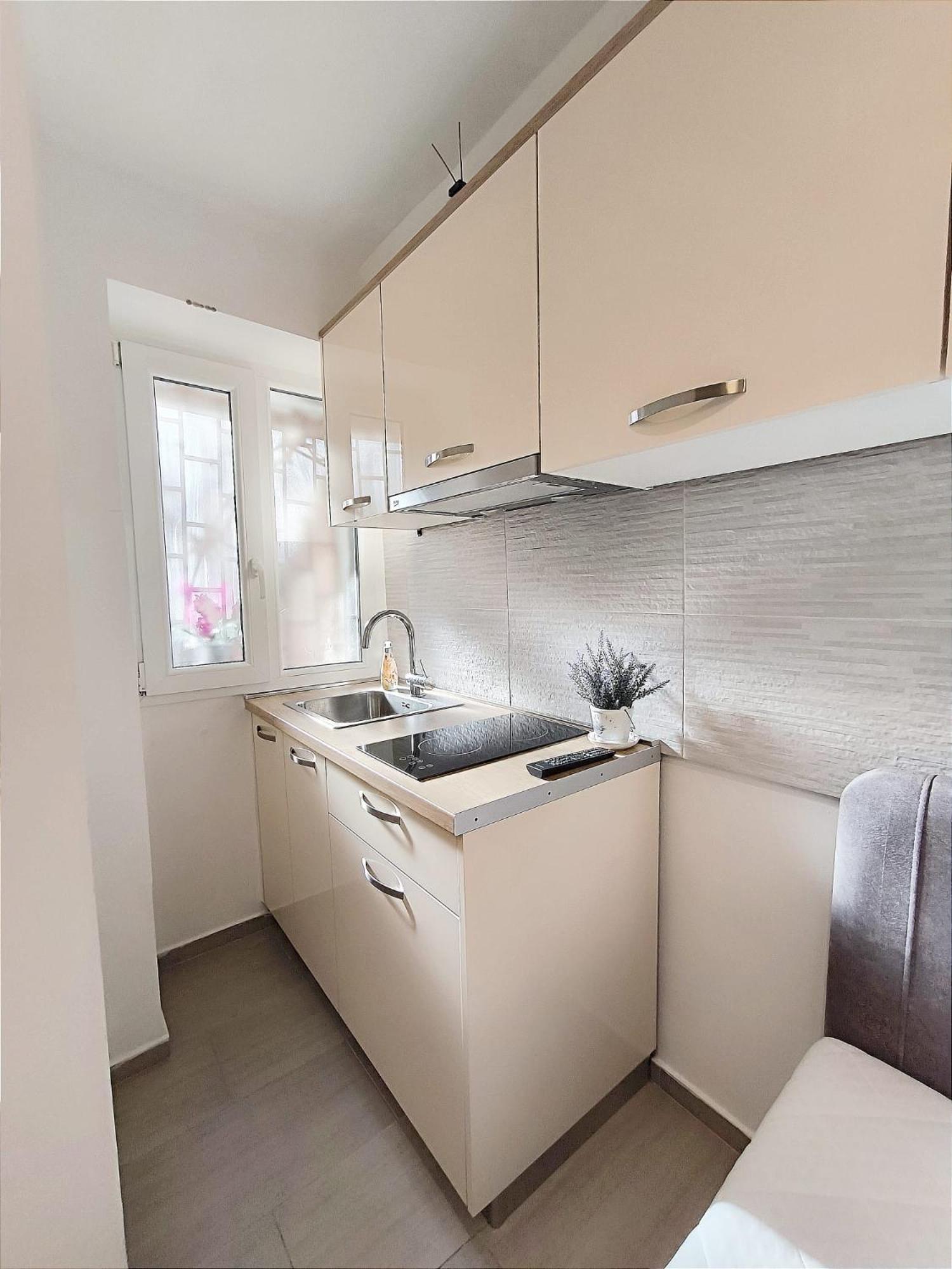 Studio & Niko Apartment