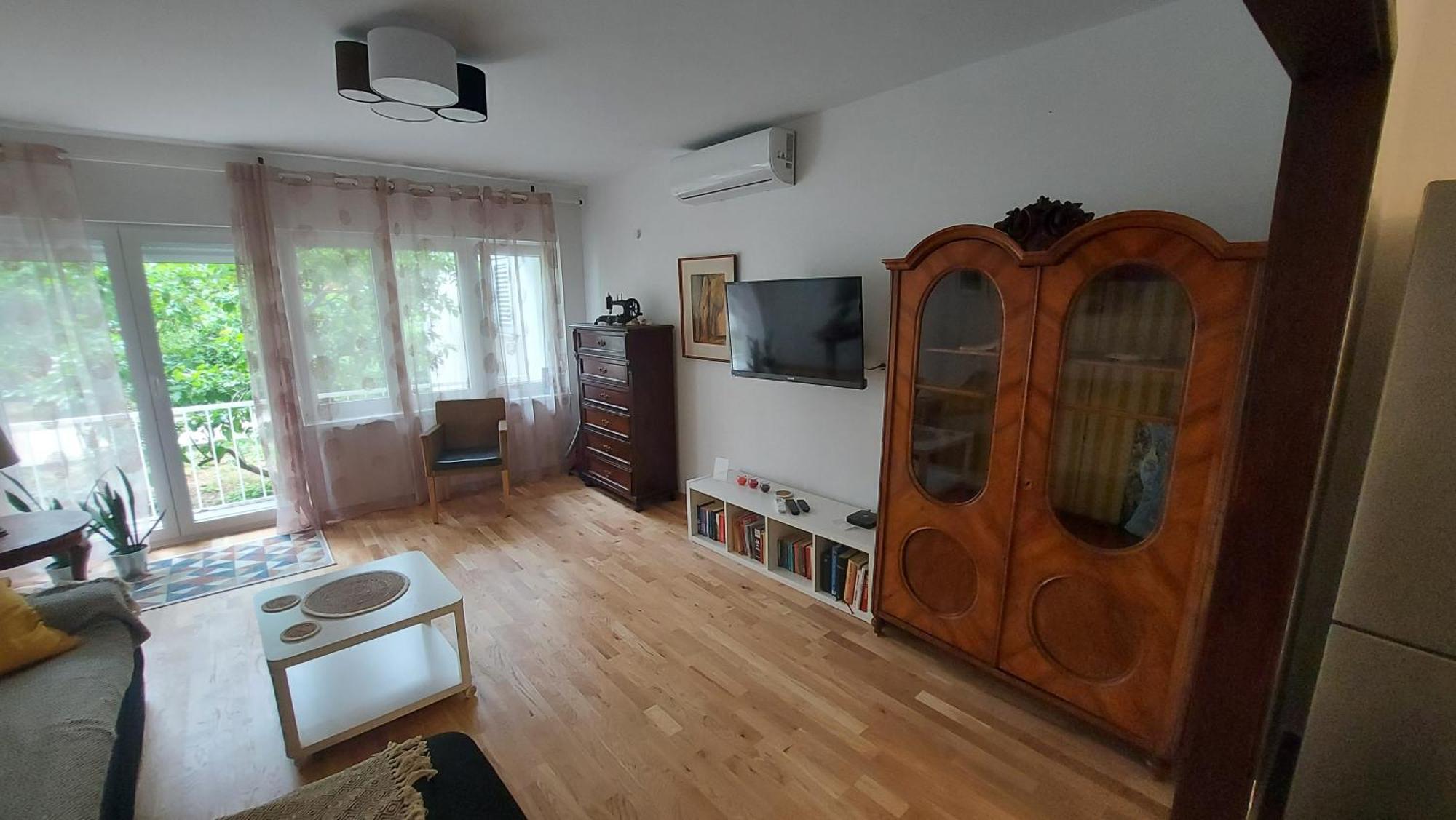 Little Cherry Apartment