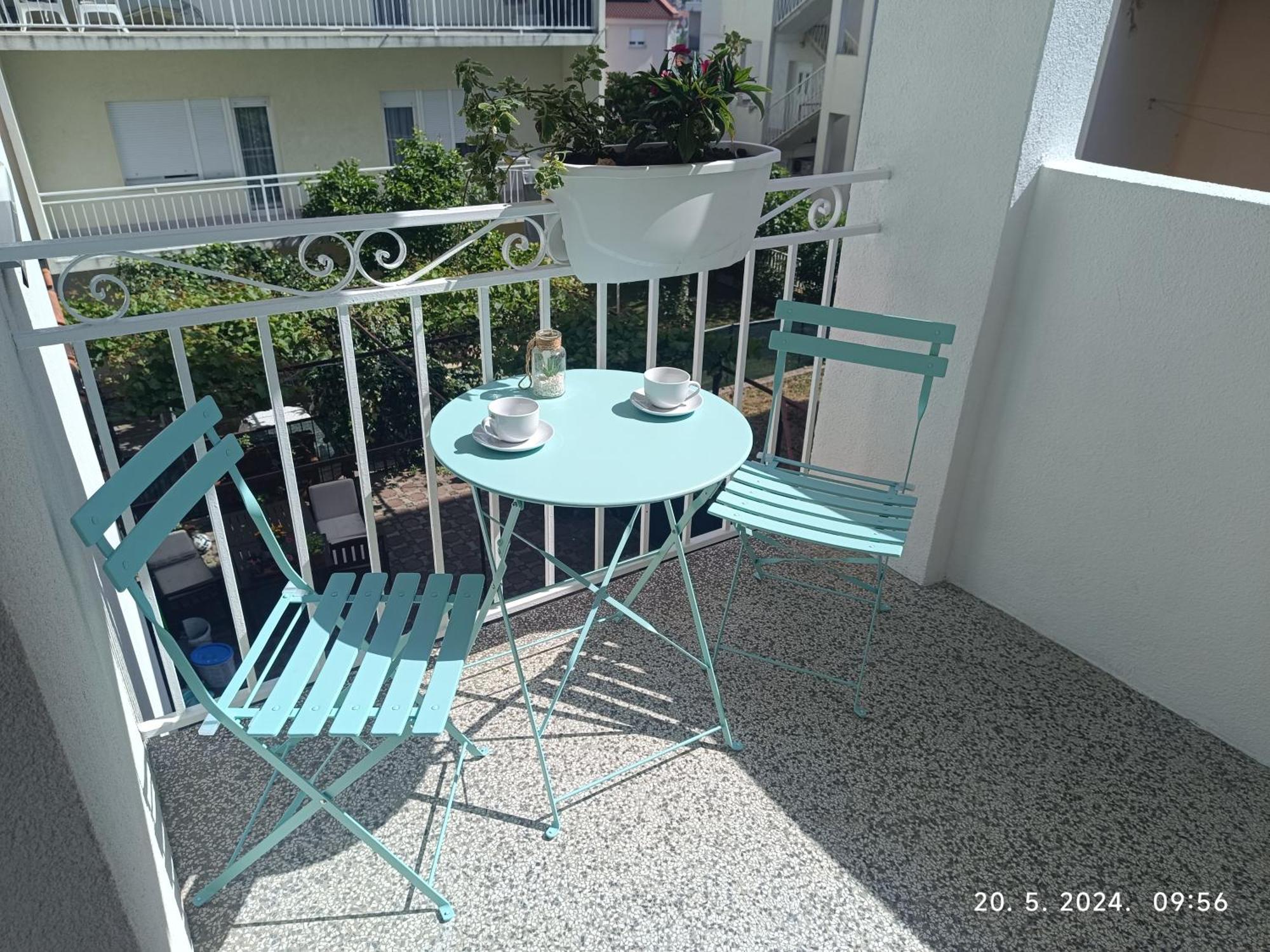 3e Apartment Split