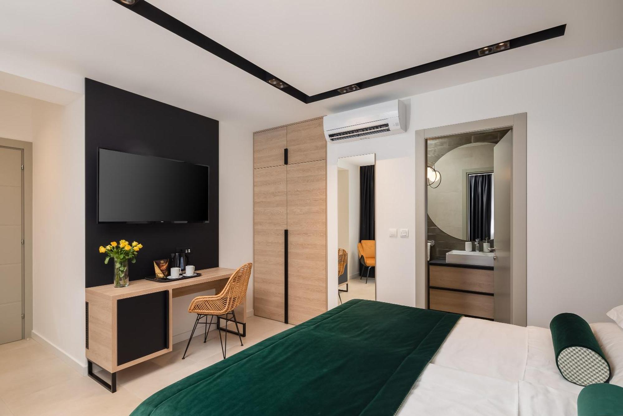 Luxury Unicus I, Ii, Iv 4*