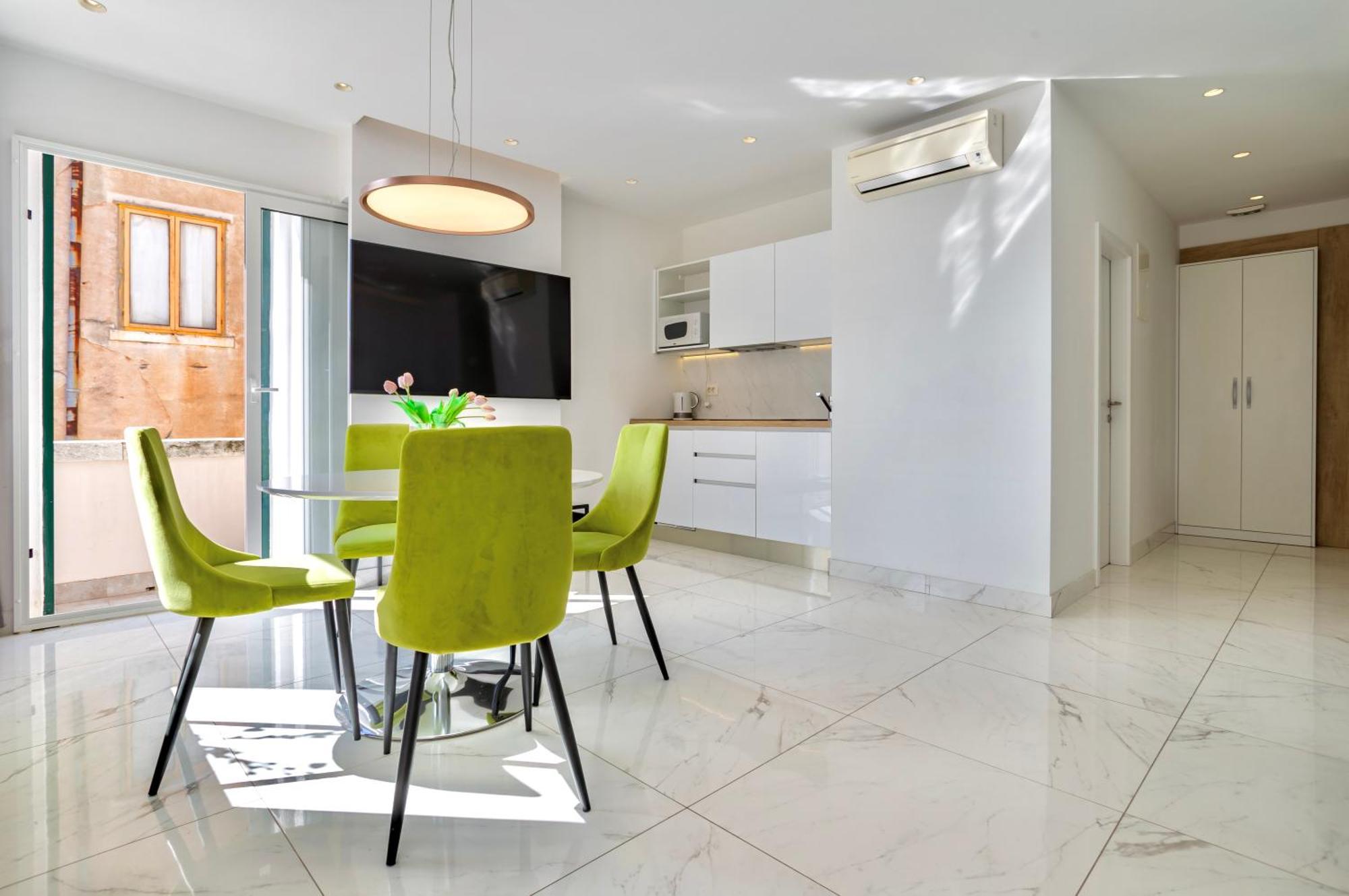 Apartment Apartments & Rooms Graso