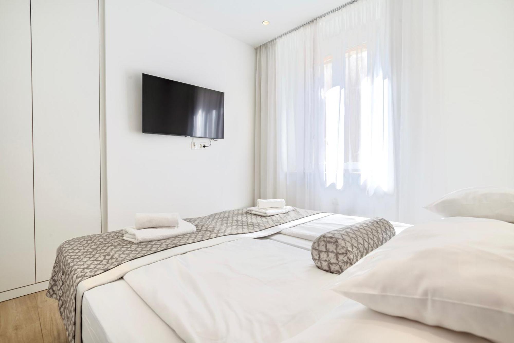 Apartments & Rooms Graso Apartment *