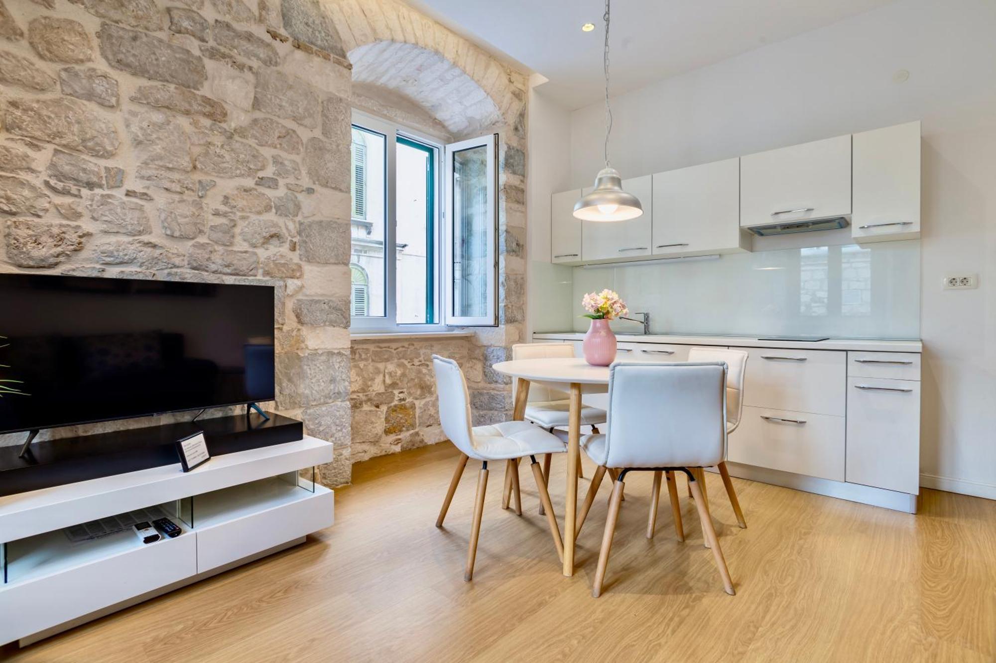 Apartments & Rooms Graso *