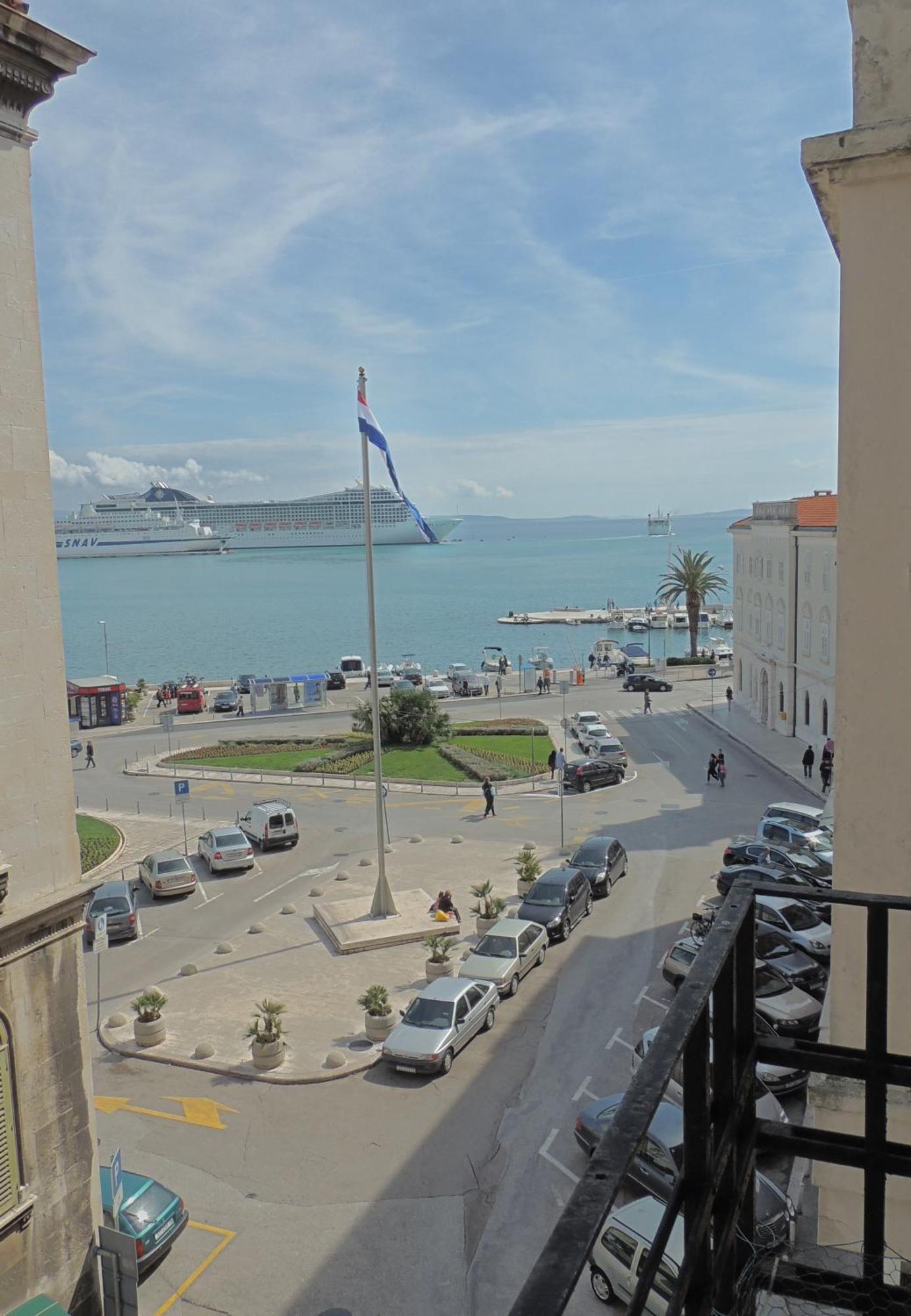 Apartments & Rooms Graso Apartment