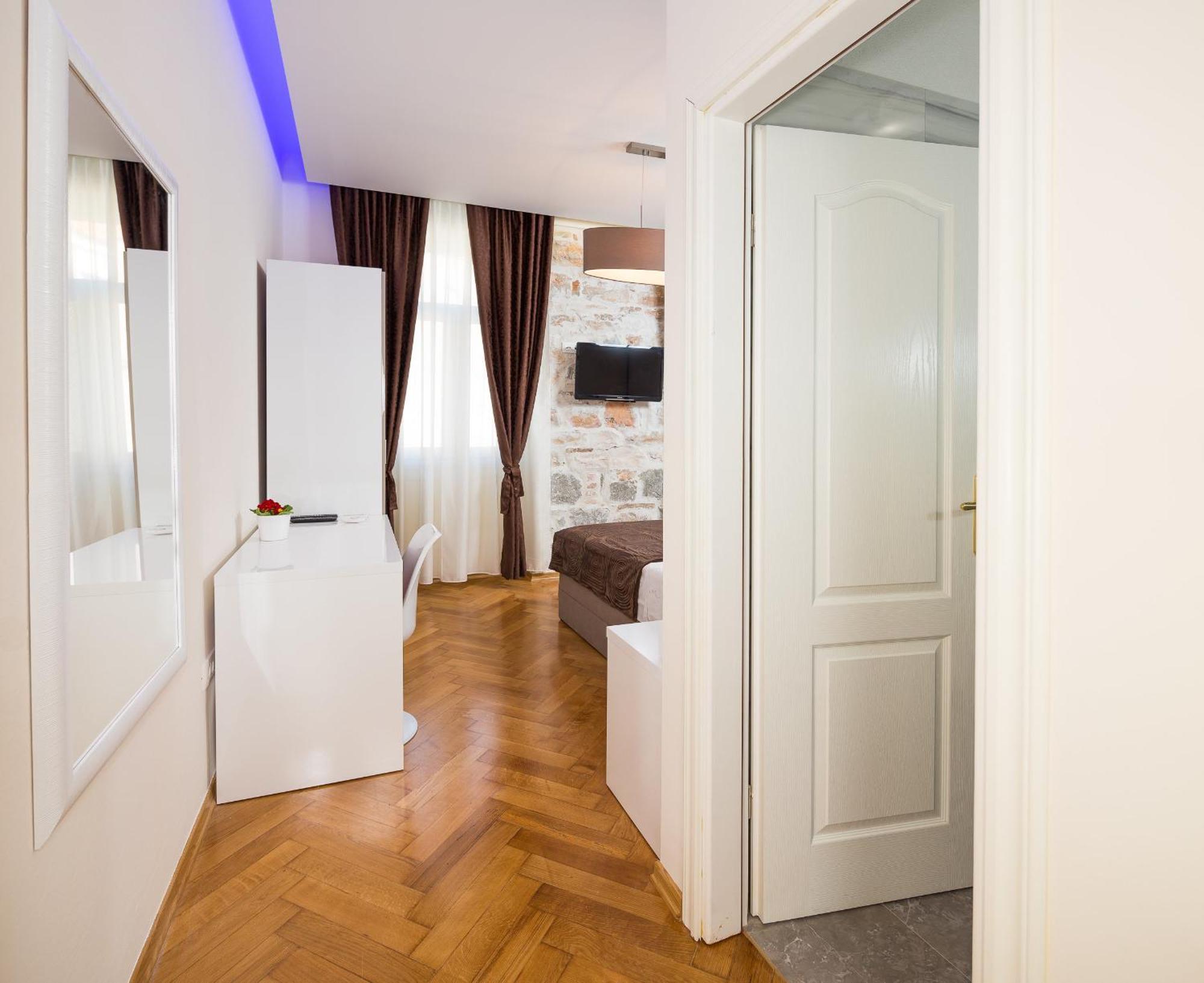 Riva Guest house