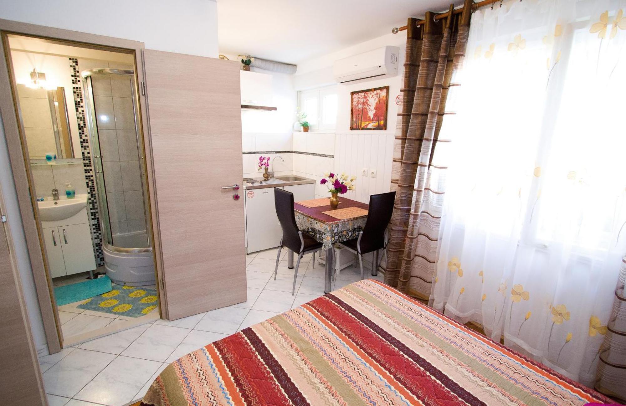 Apartments Crvena Orhideja *