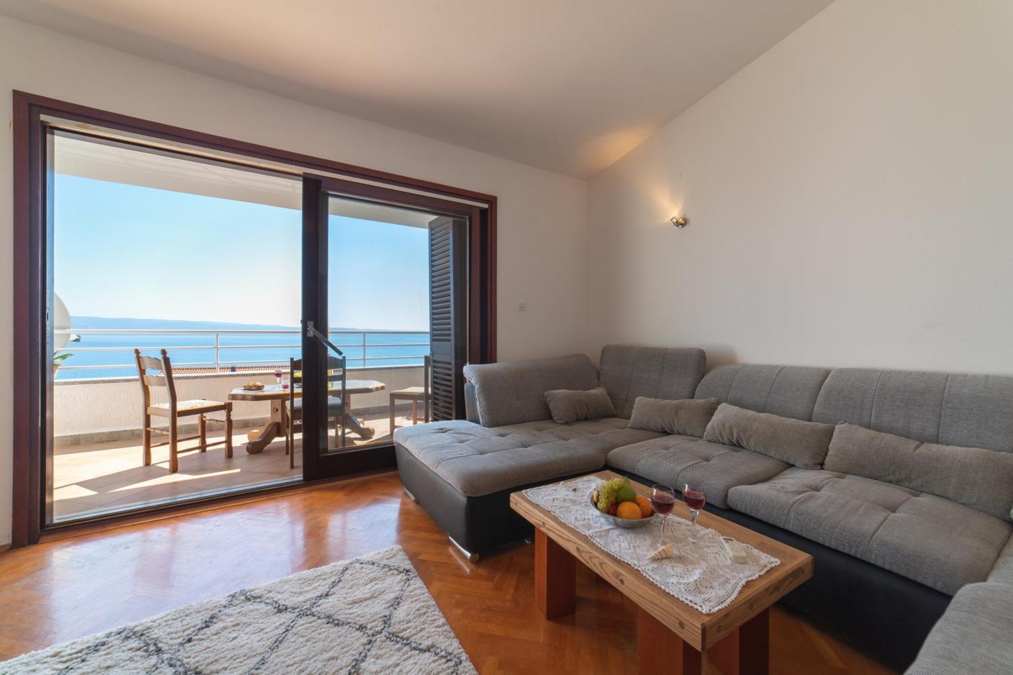 Sunrise Apartment *