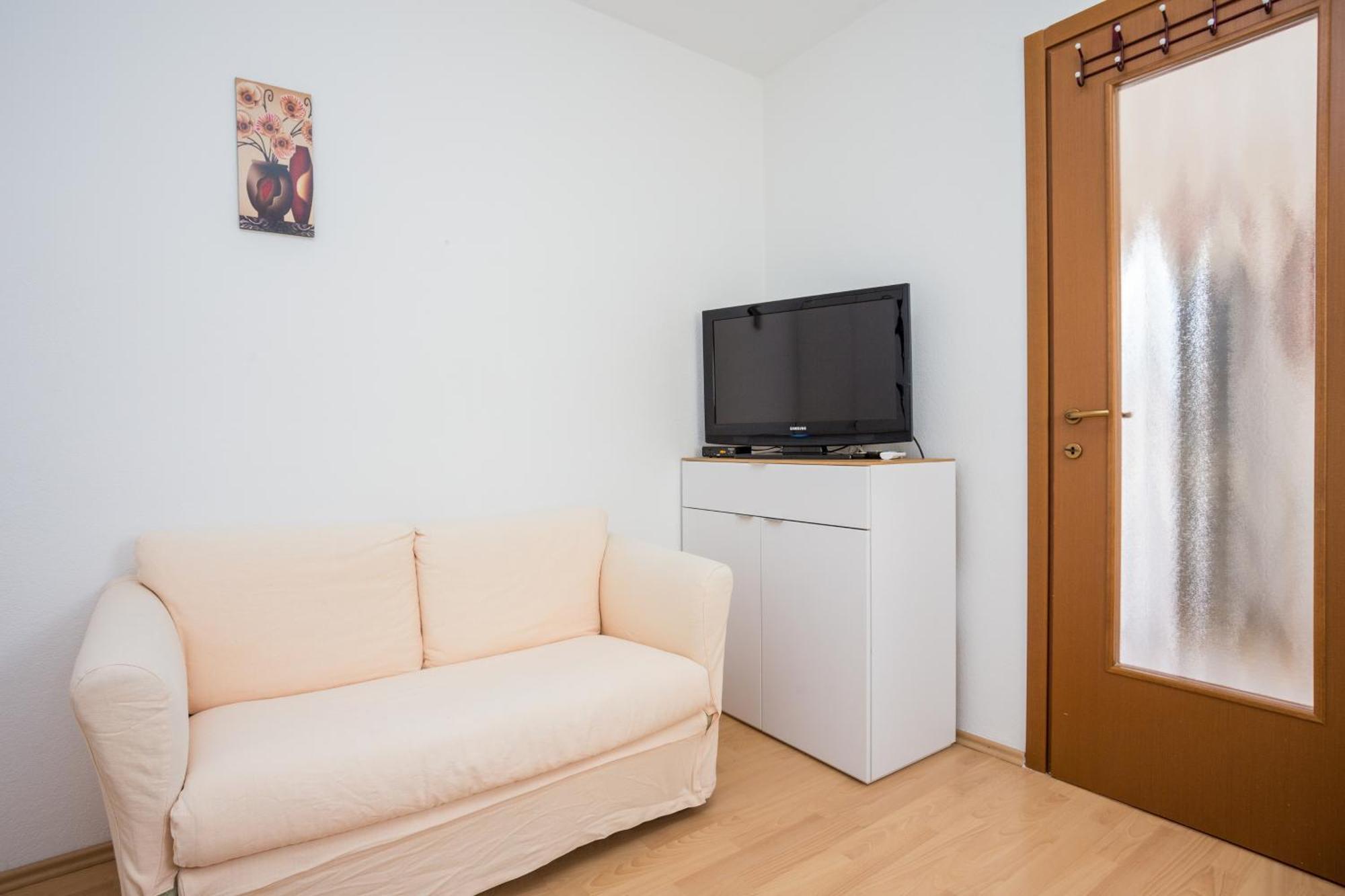 Family Friendly With A Swimming Pool - 21026 Appartement