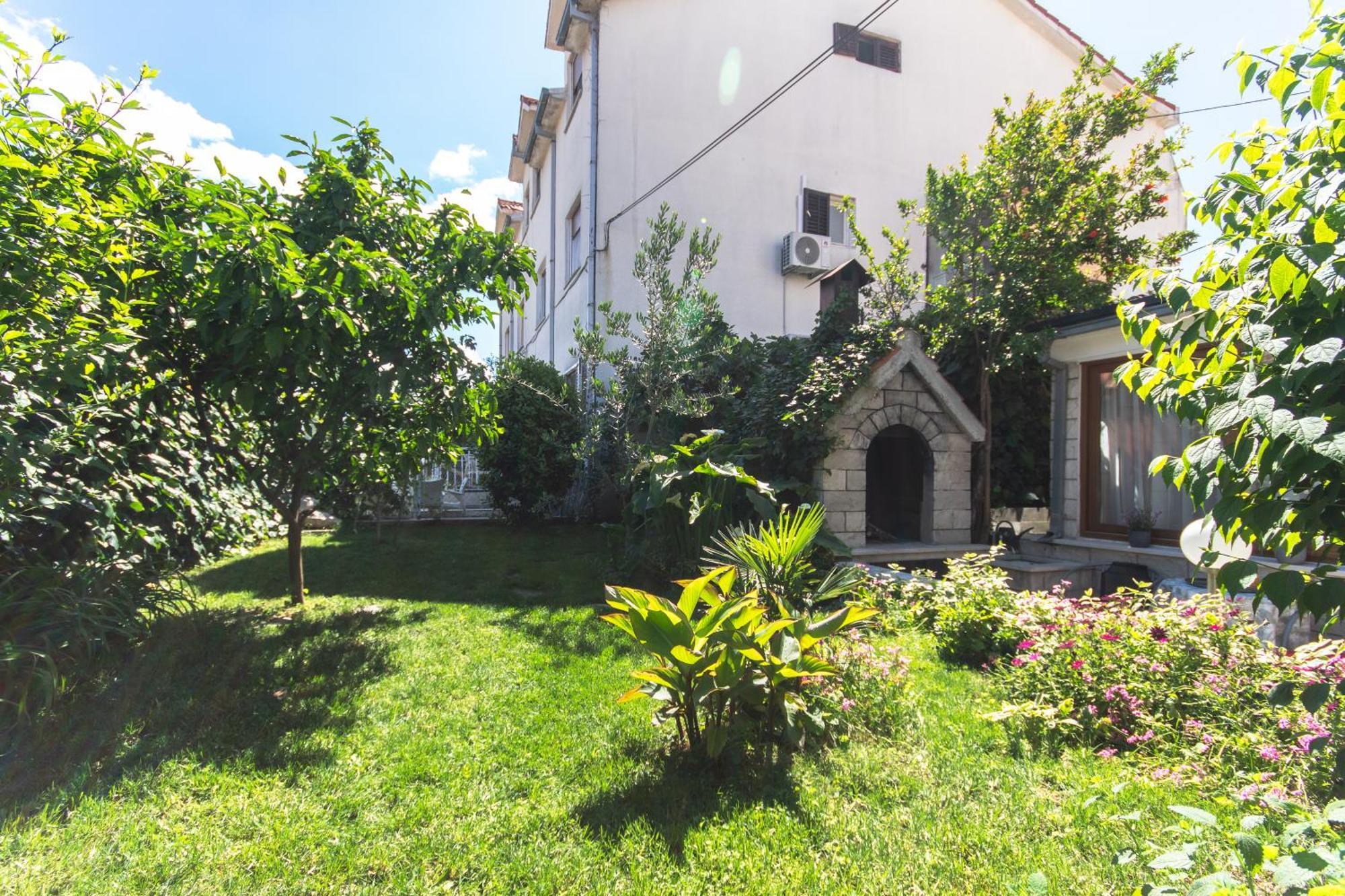 Marjan Hill 3-br Apt,5 Guests Private Garden Near Apartment Split