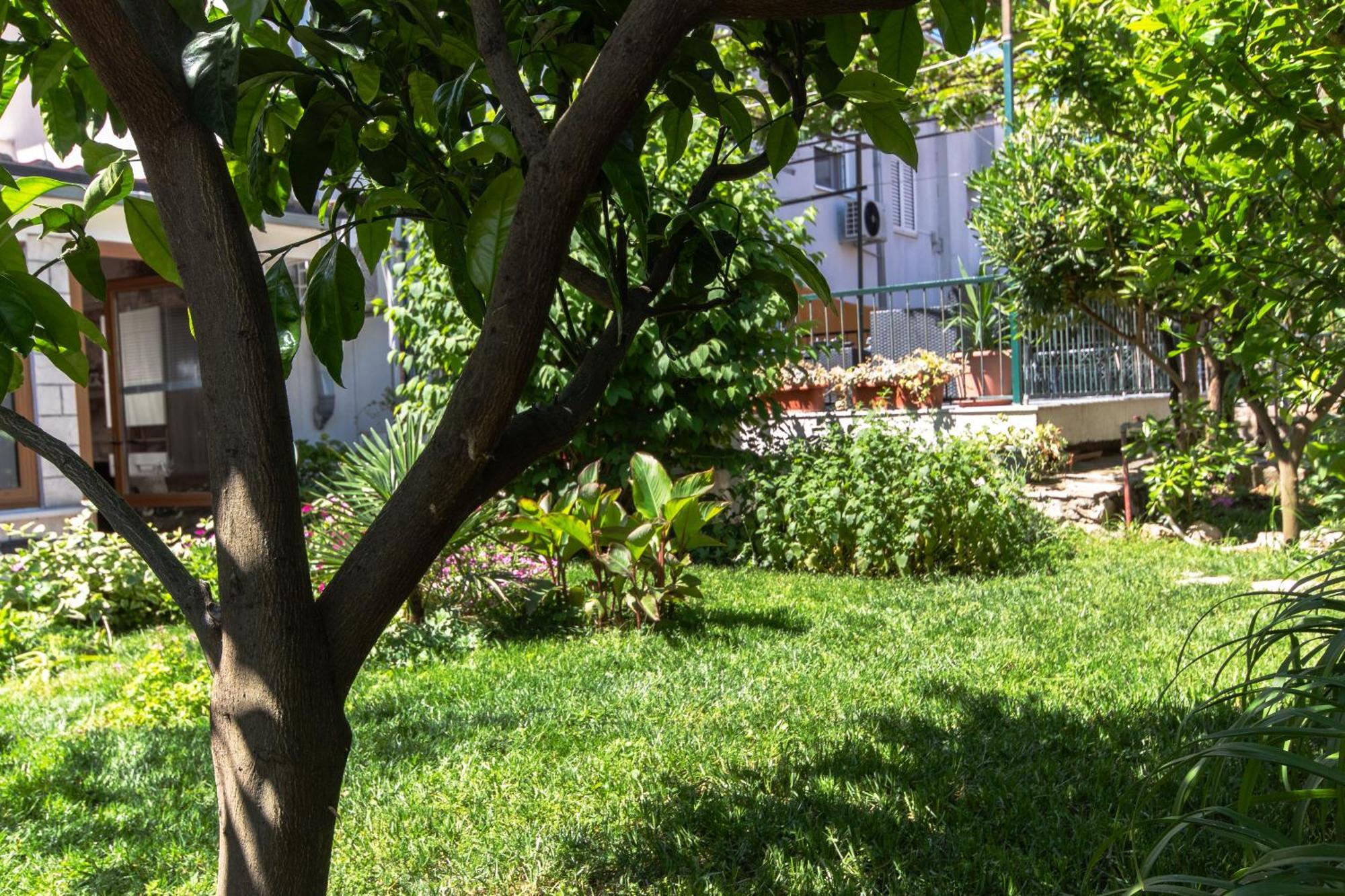 Marjan Hill 3-br Apt,5 Guests Private Garden Near Split