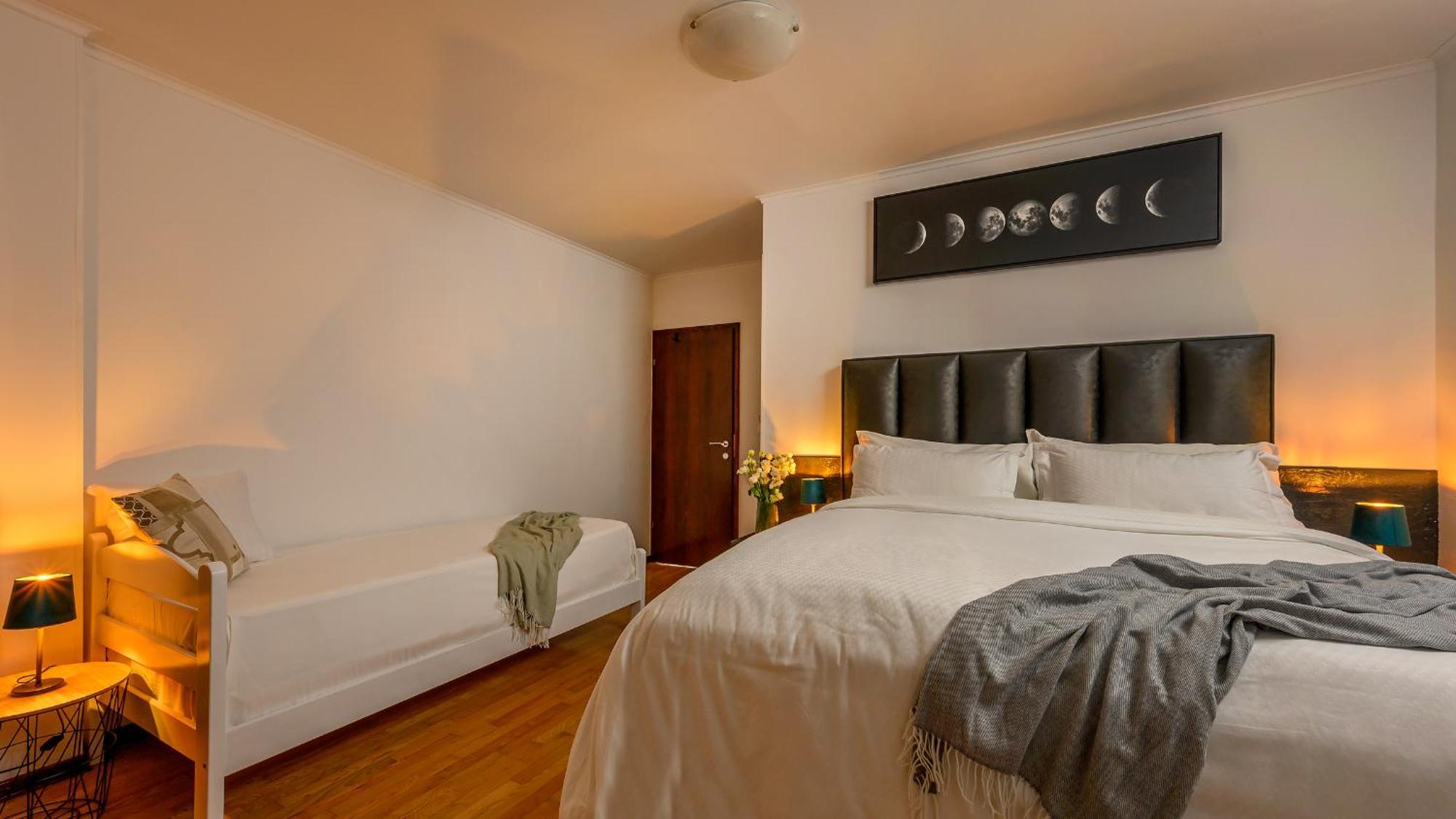 Yellow House With Private Parking 4*