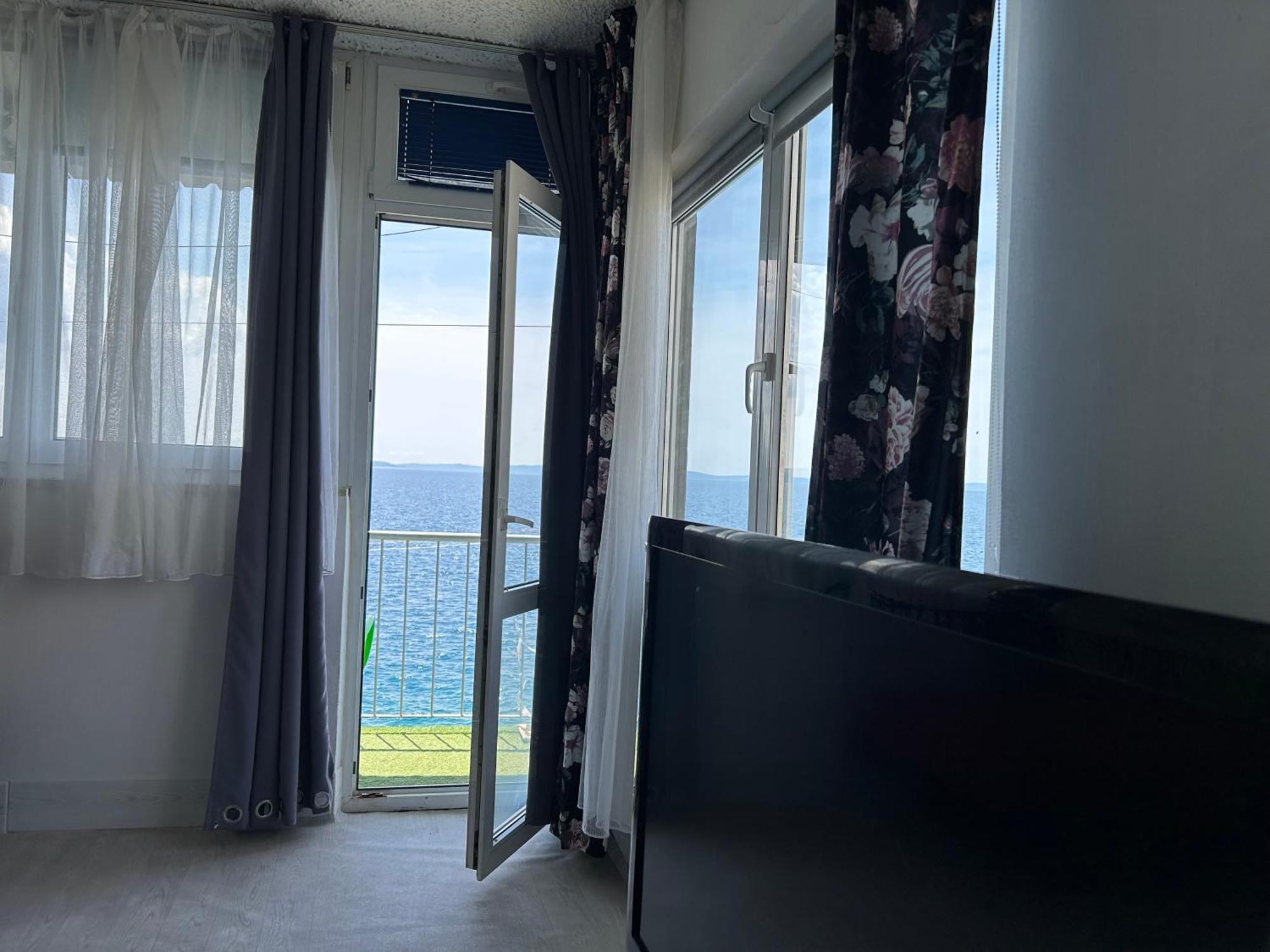 Kuk Apartment