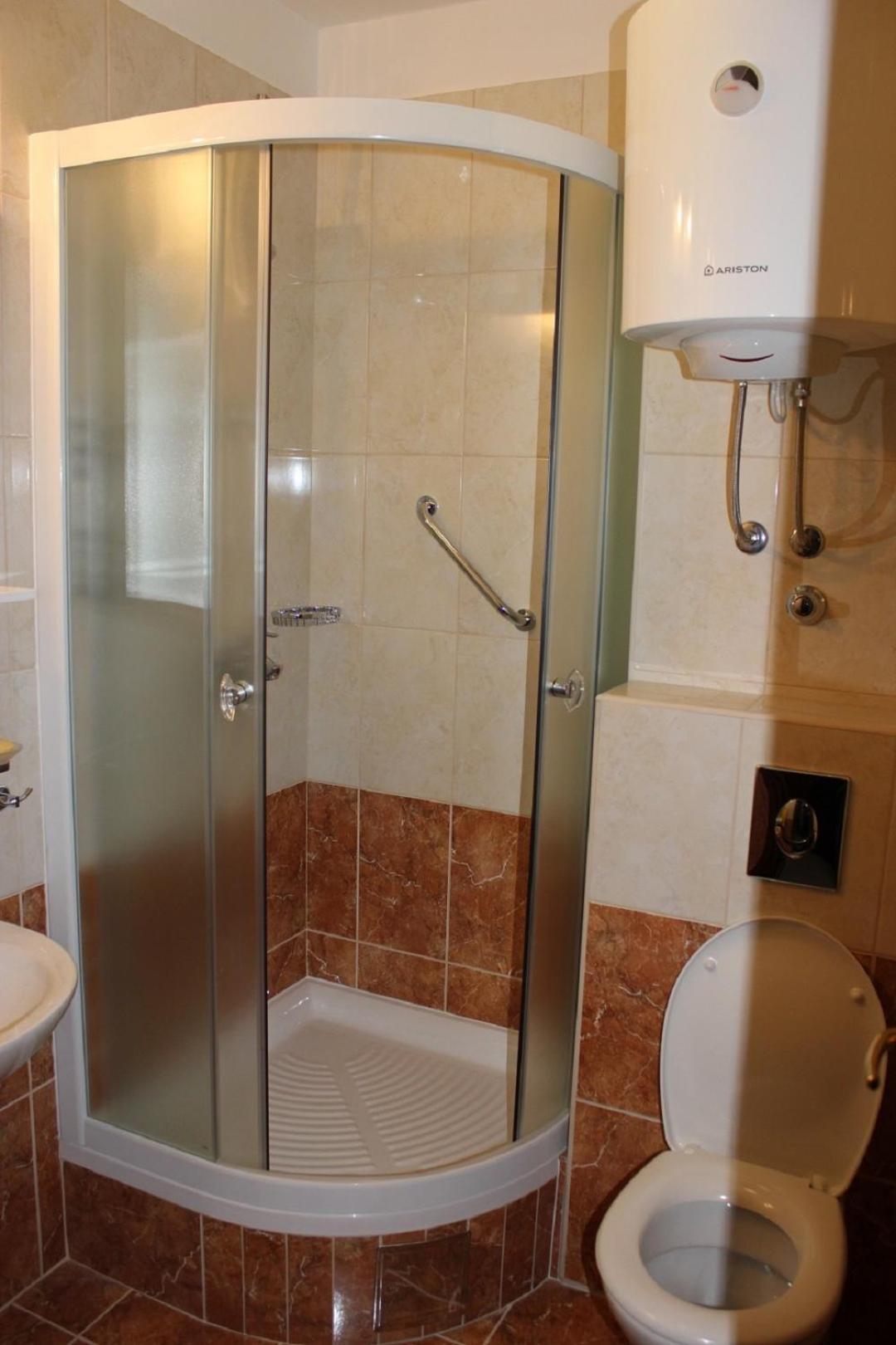 Gasthof Deluxe Manuela With Balcony Center Split