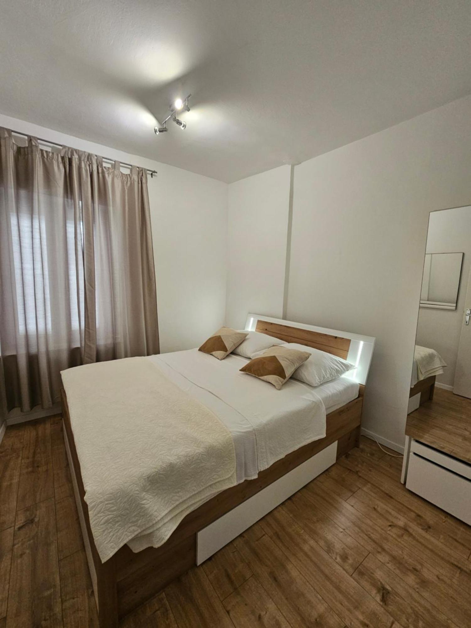 Marin Apartment Split