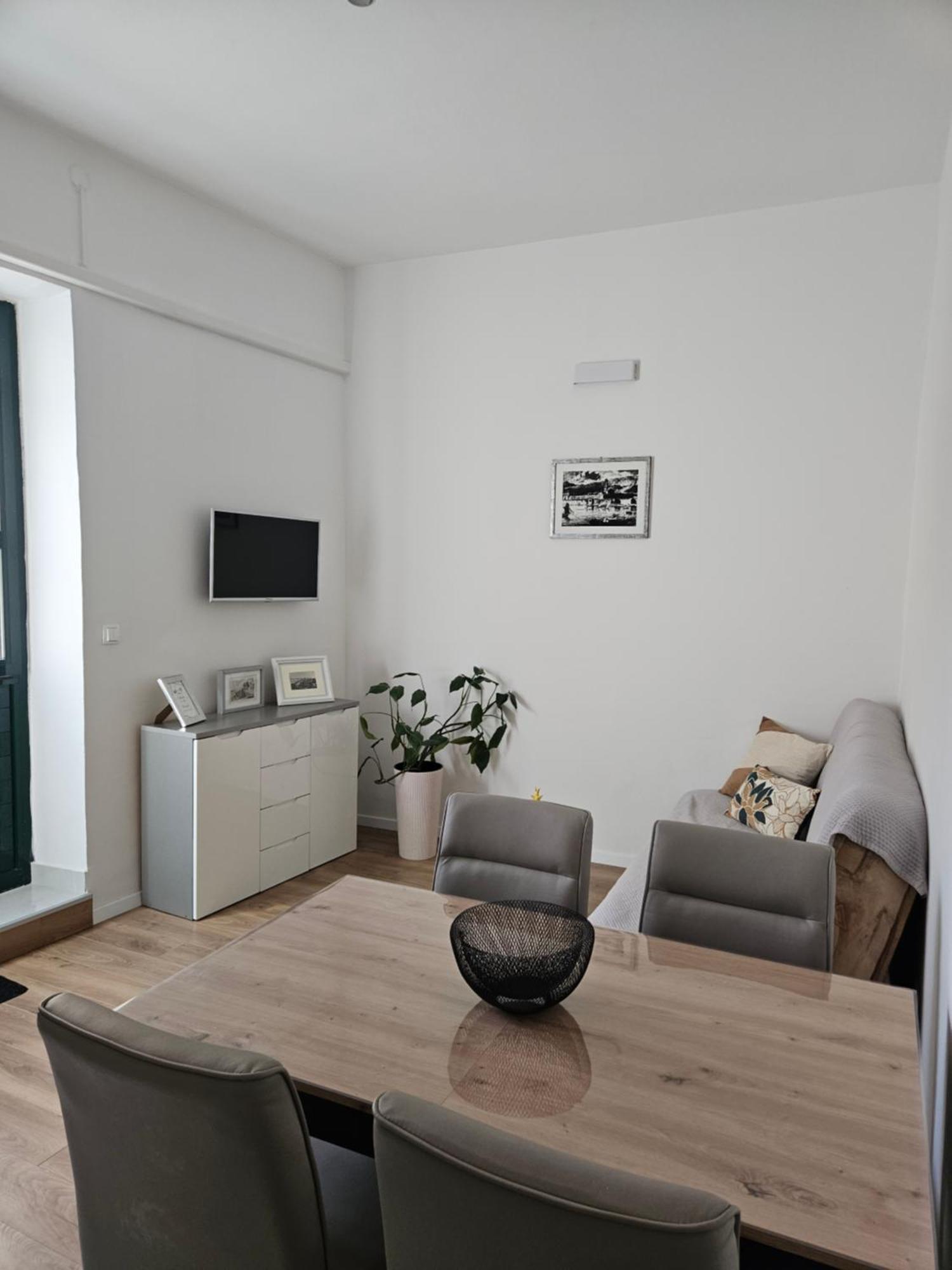 Marin Apartment *