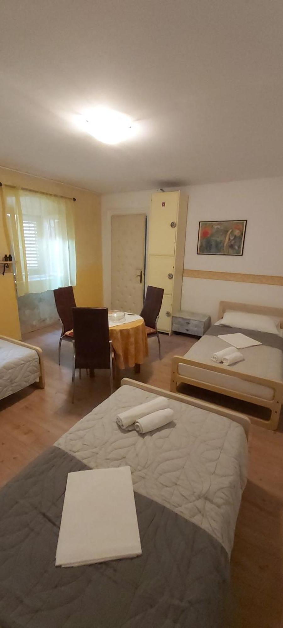 Room-ivann *