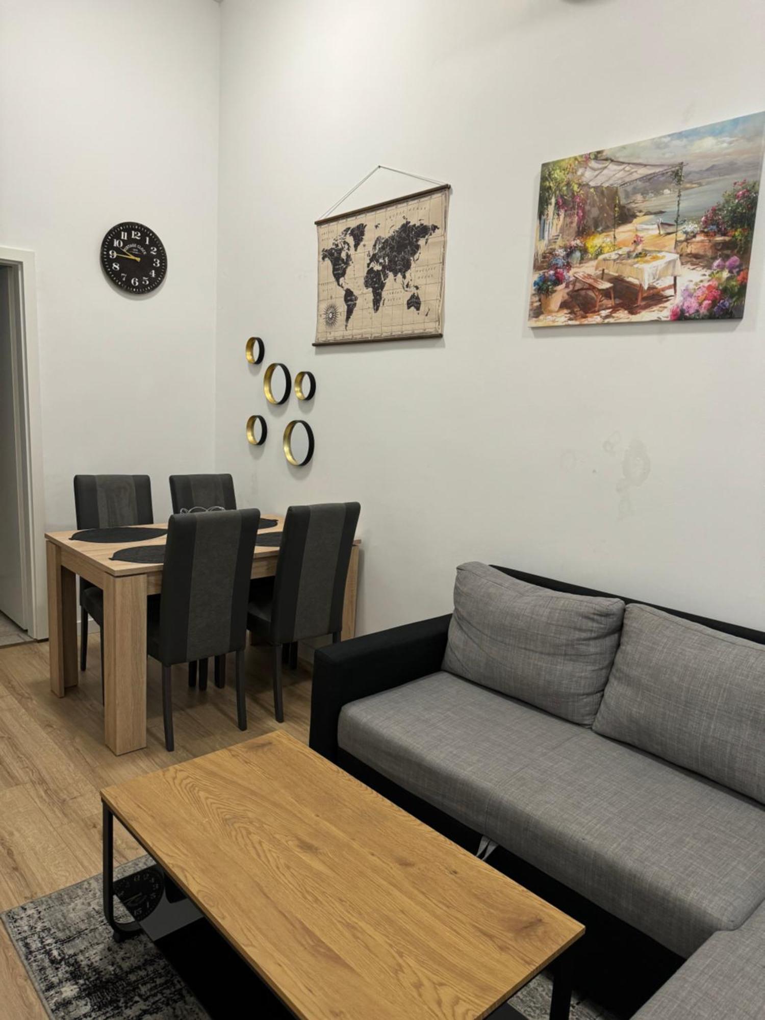 Two Bedroom N Apartman Split