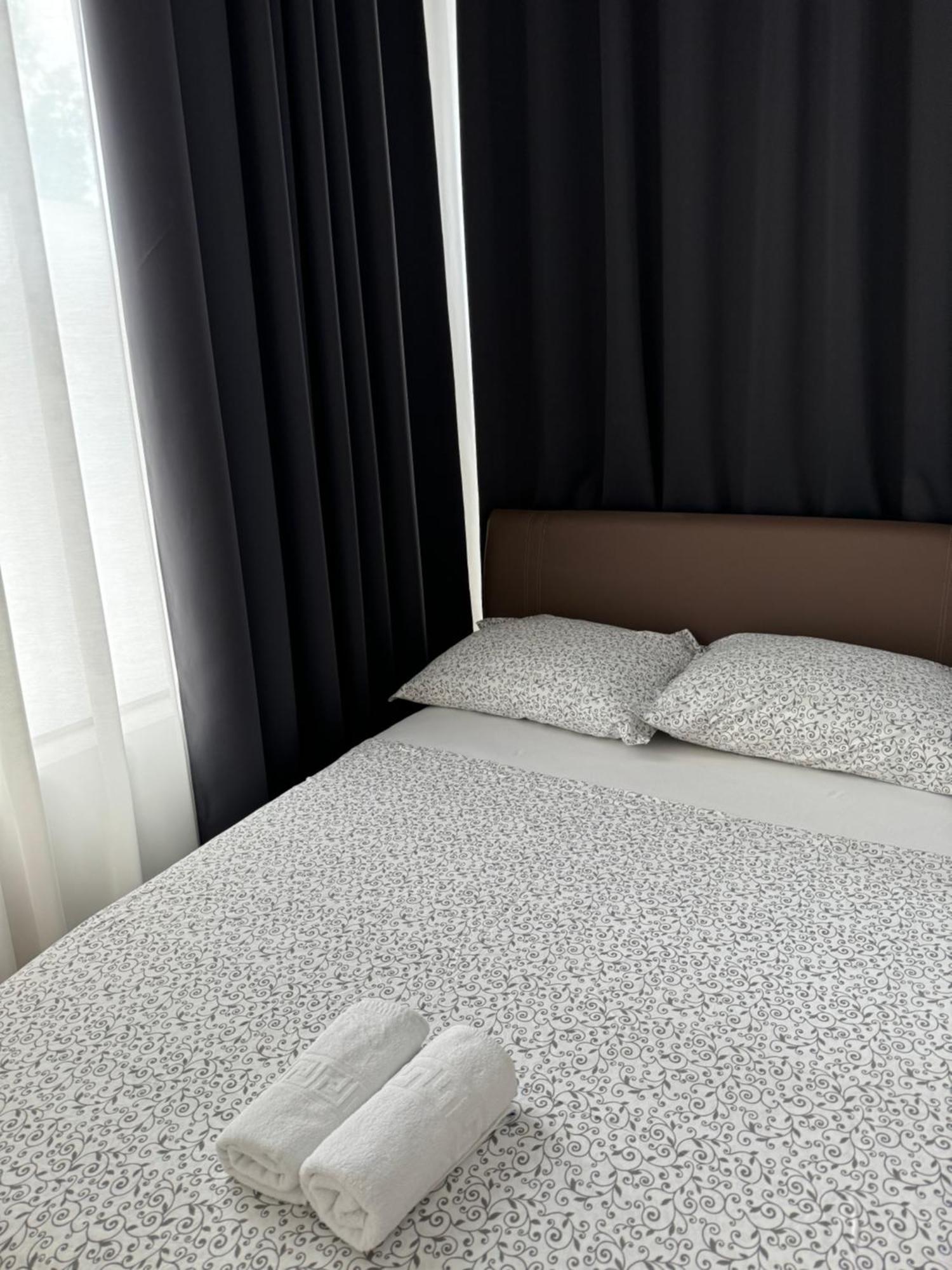 Two Bedroom N Apartman *