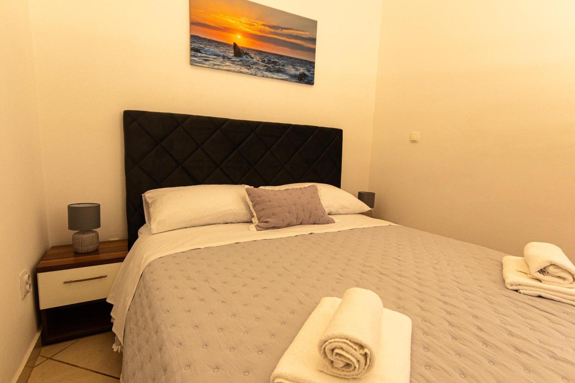 Tres Jolie Near Theatre & Apartman Split
