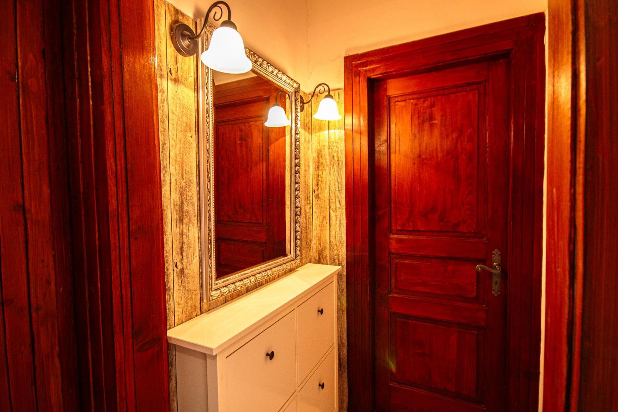 Tres Jolie Near Theatre & Apartman Split
