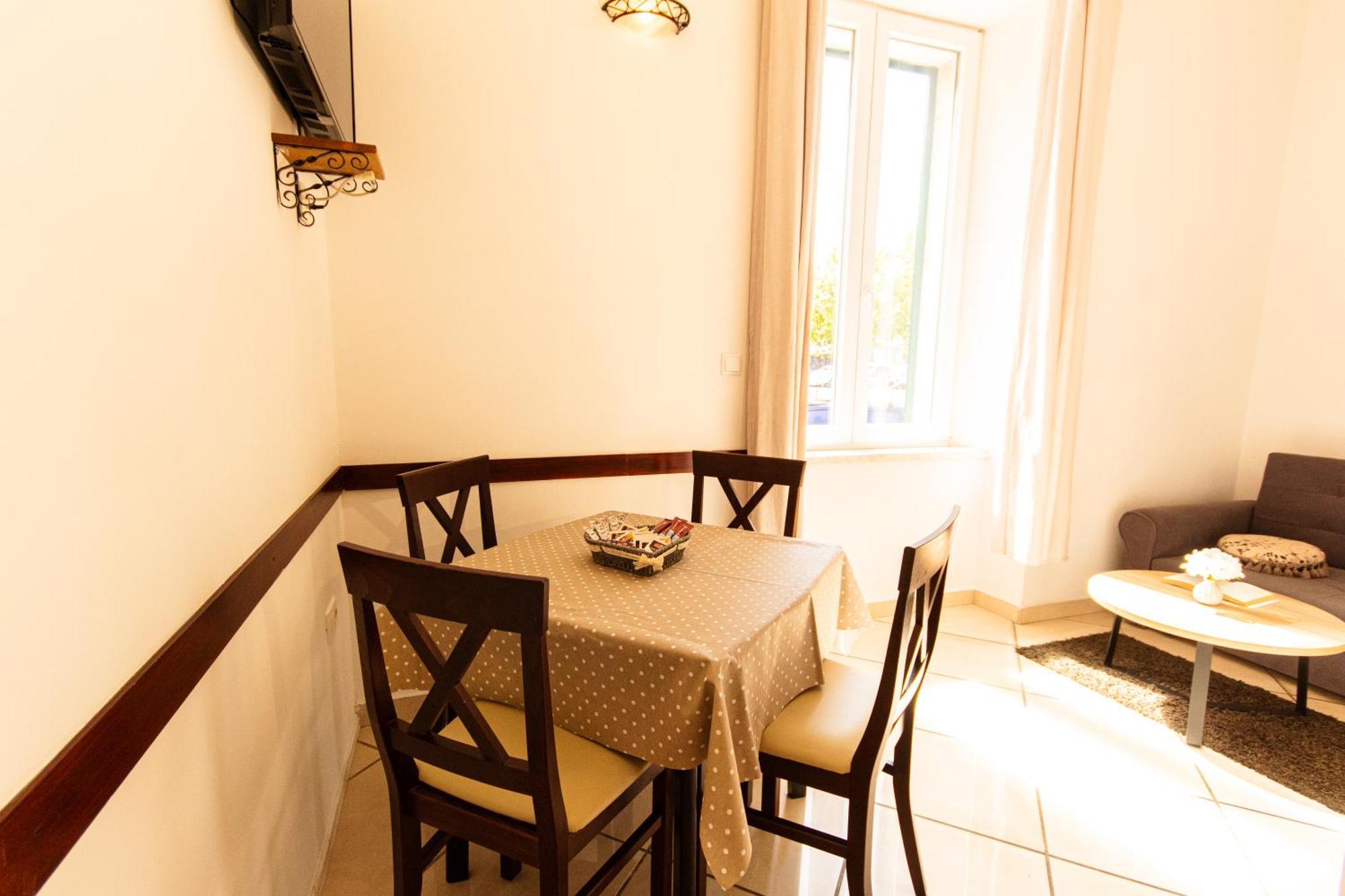 Apartman Tres Jolie Near Theatre &