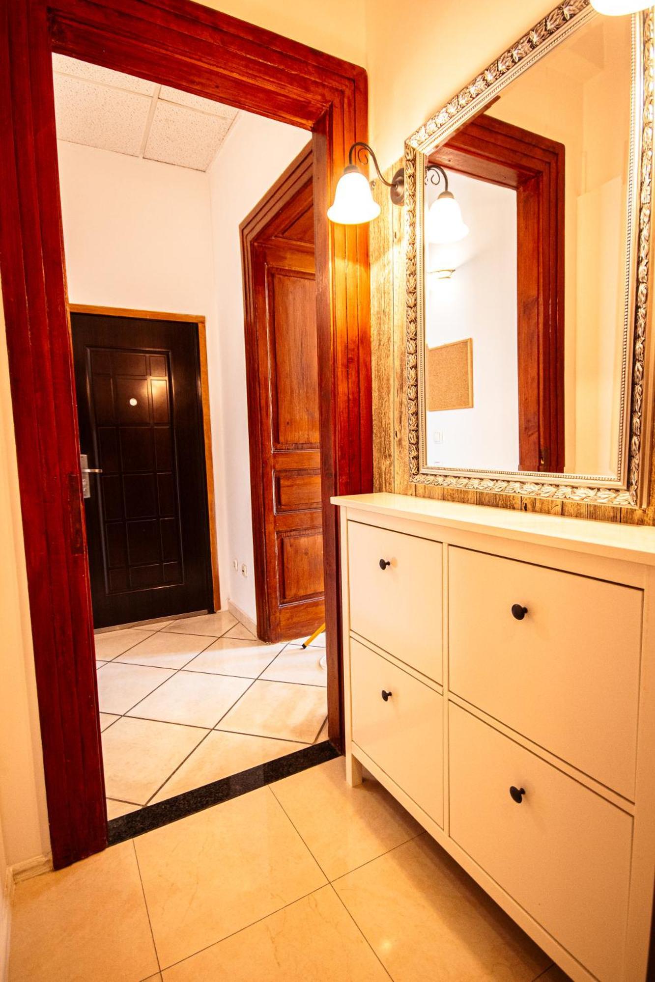 Tres Jolie Near Theatre & Apartman Split