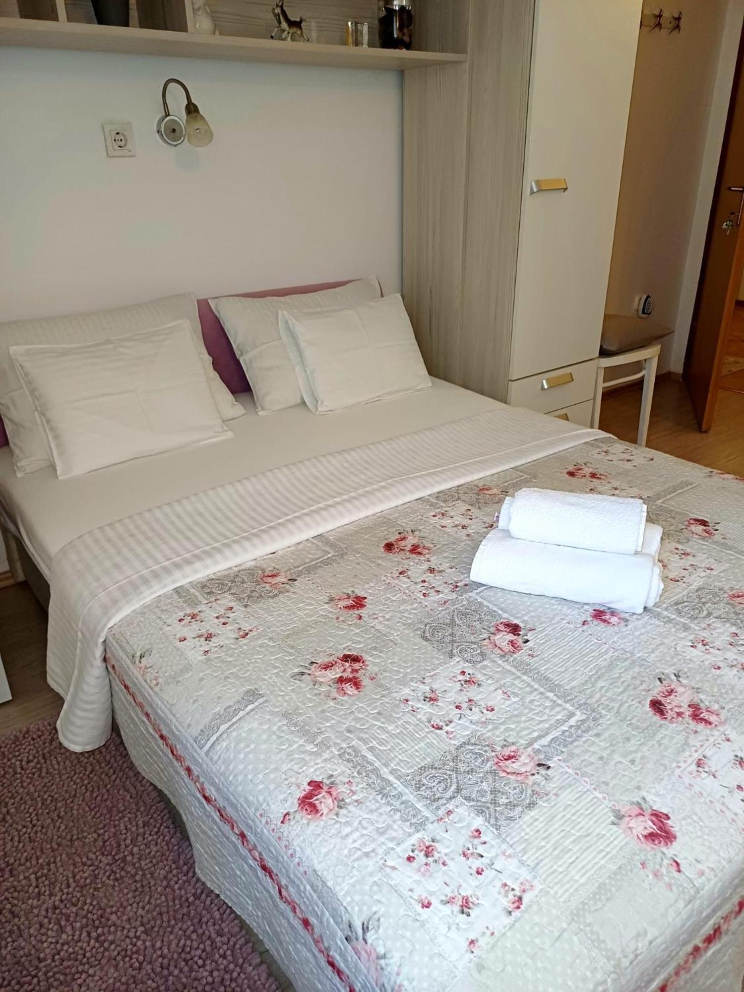 Private In The Center Of Guest house Split