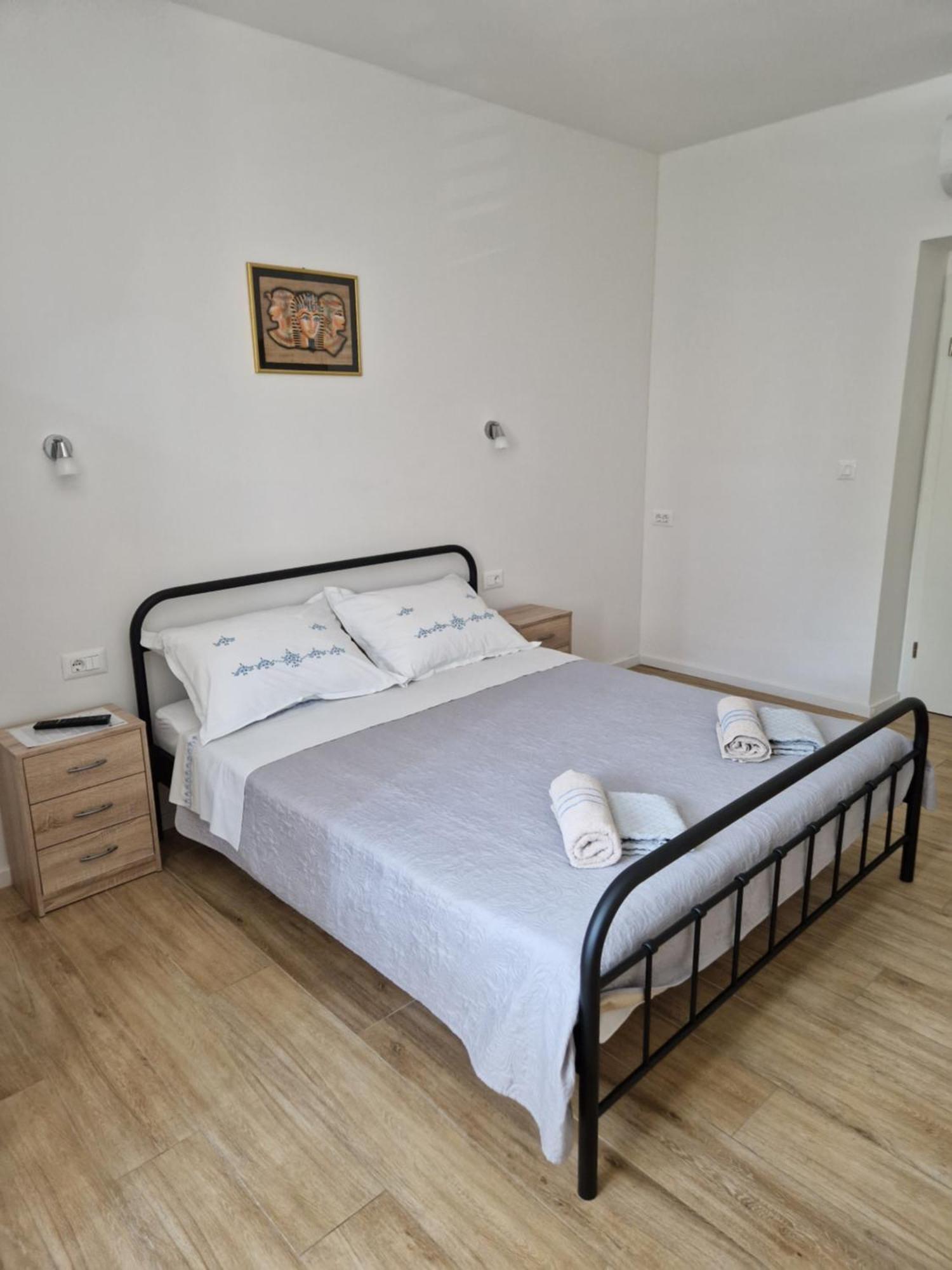 Cherry Apartment *