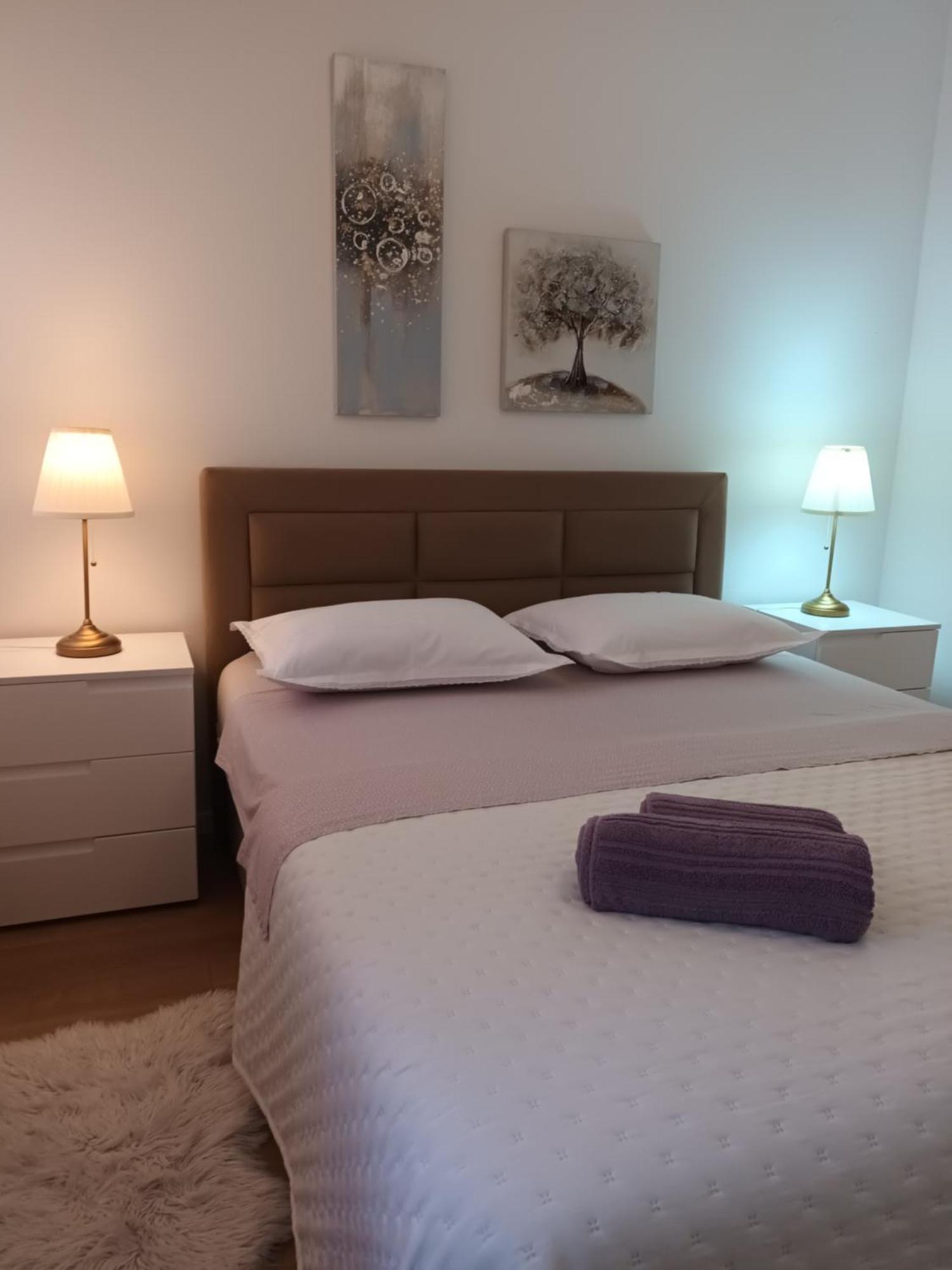 Leona Apartment-perfect For Four