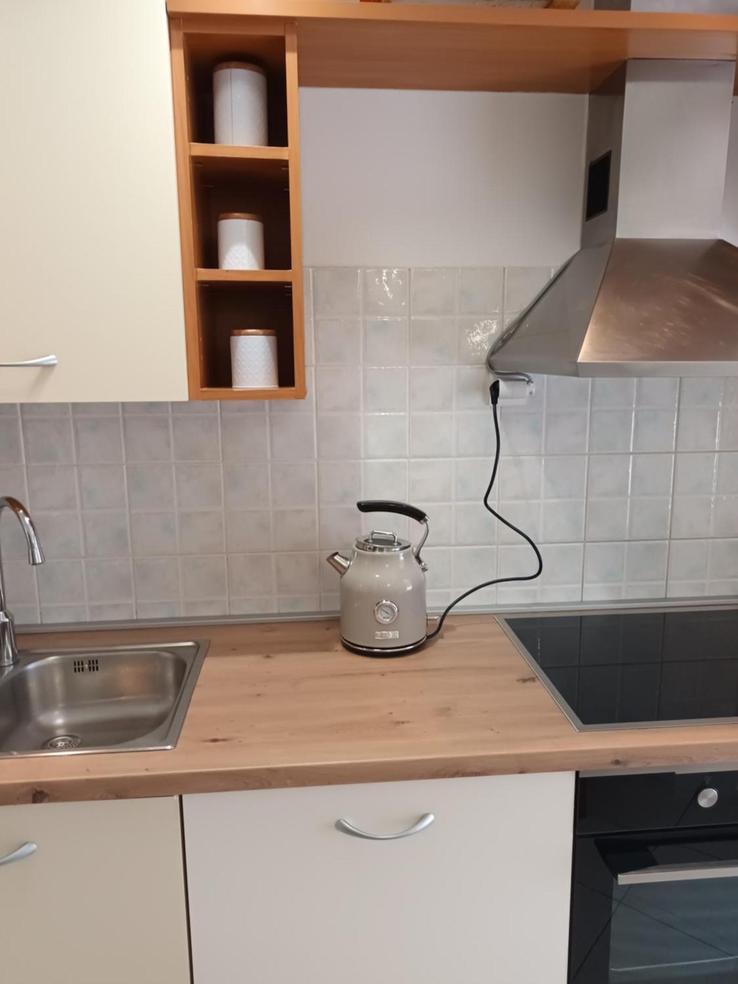 Leona Apartment-perfect For Four Split