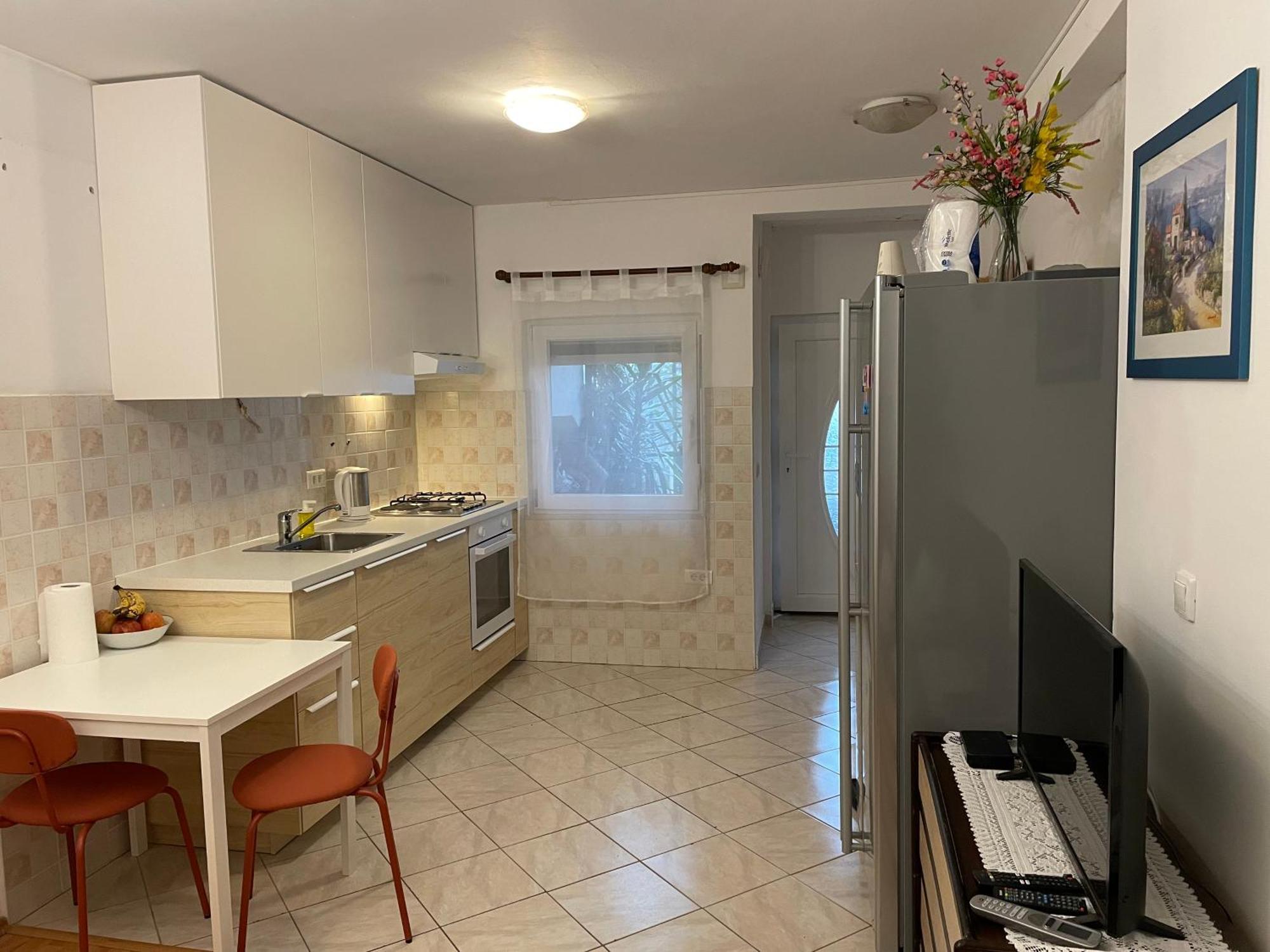 Marjan Park, Peaceful Family Place, Free Parking, 2 Minute From Beach Apartment *