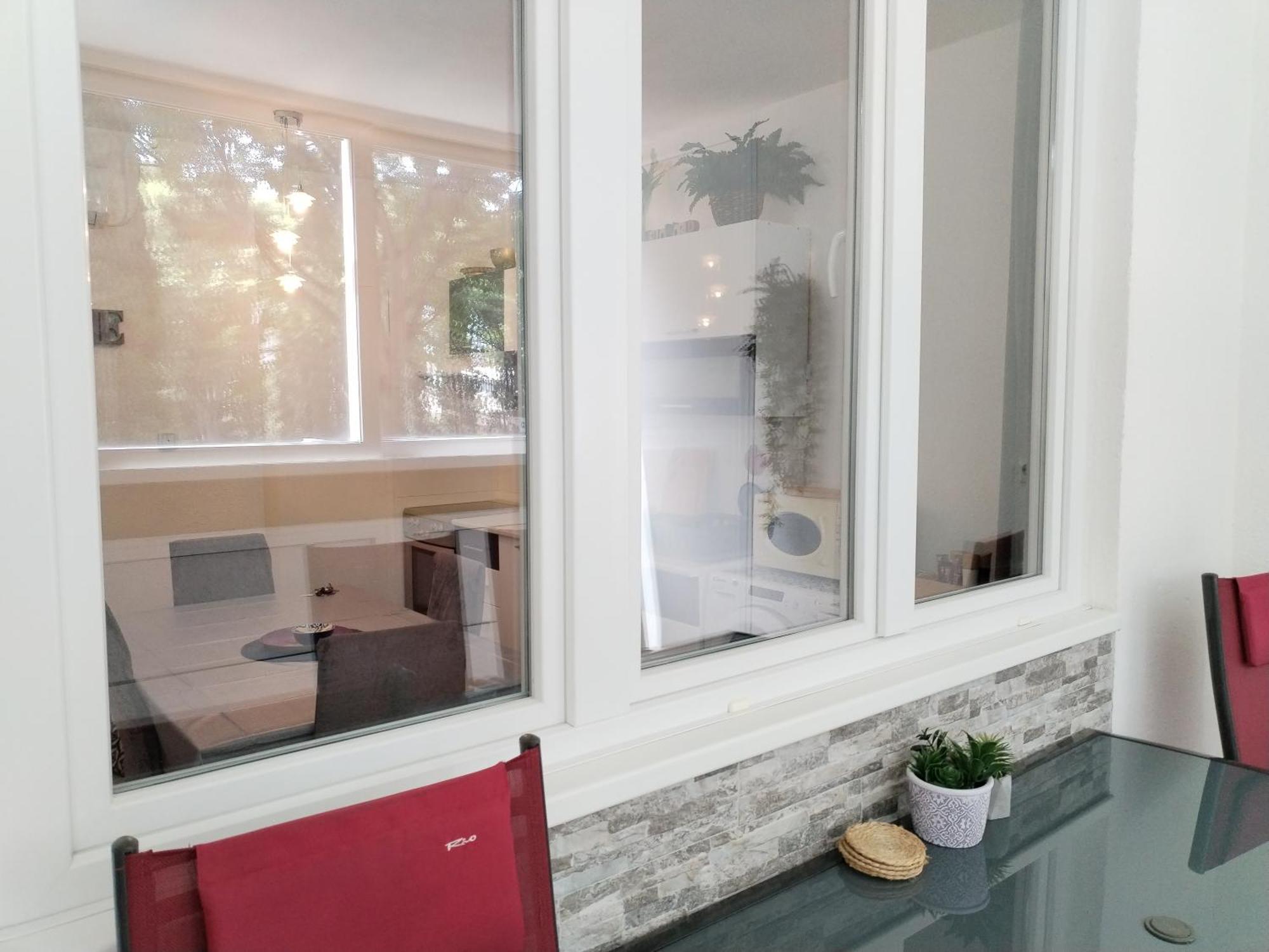 Suzana 2br With Balcony Apartment