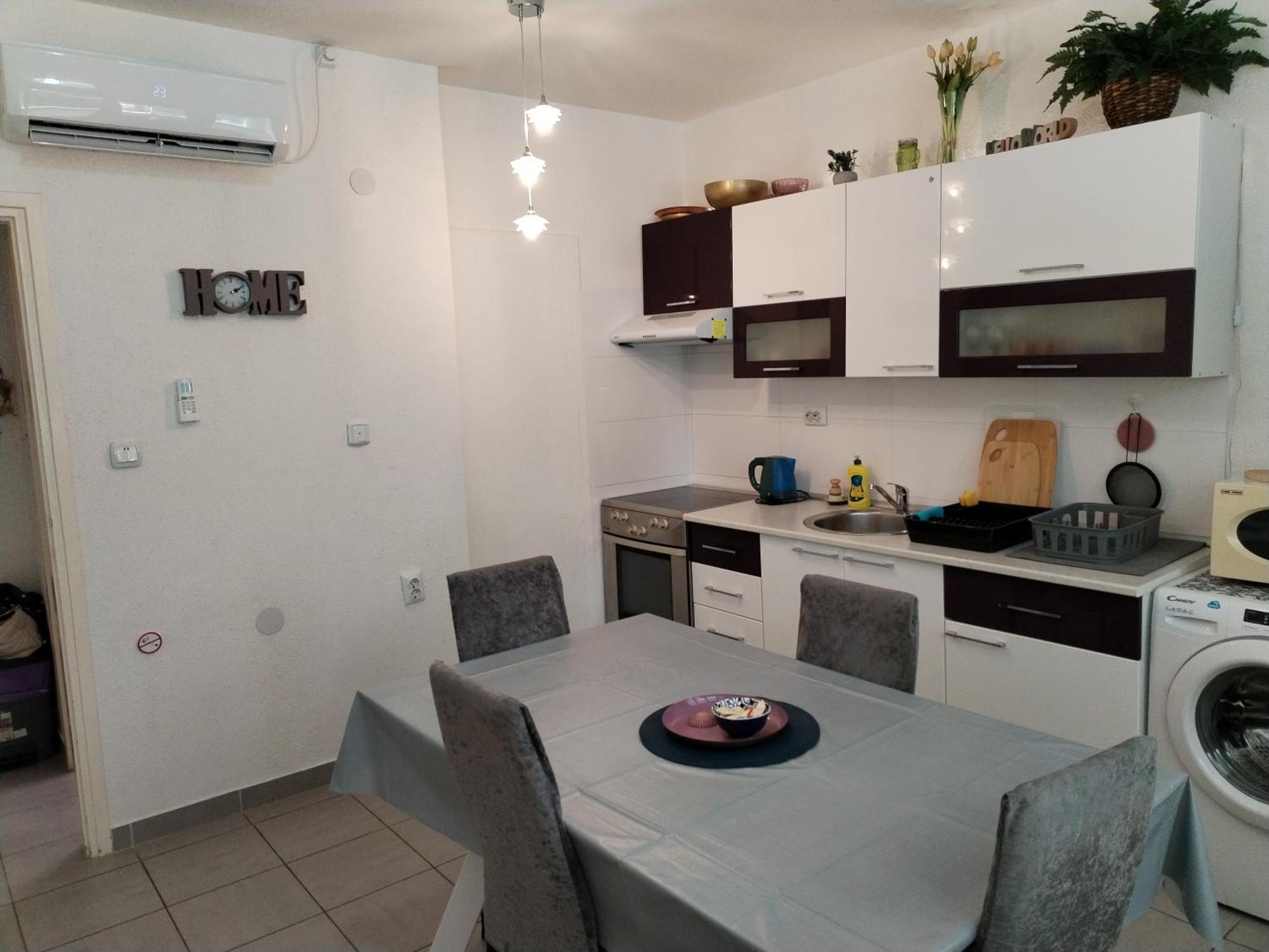 Suzana 2br With Balcony