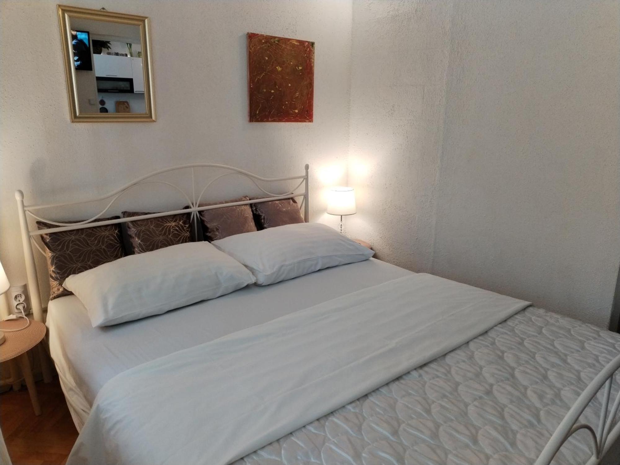 Suzana 2br With Balcony Apartment Split