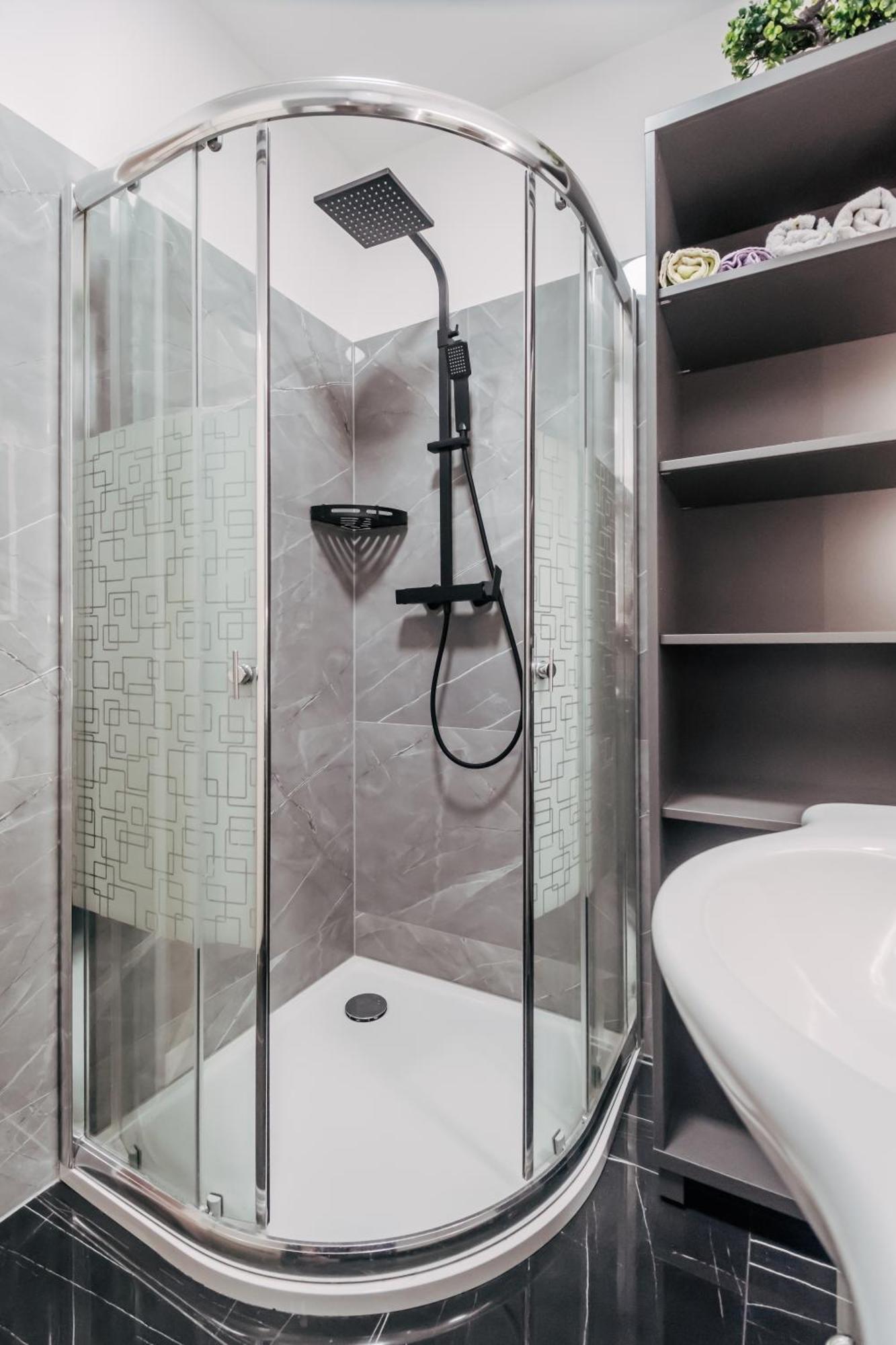Apartman Lara *