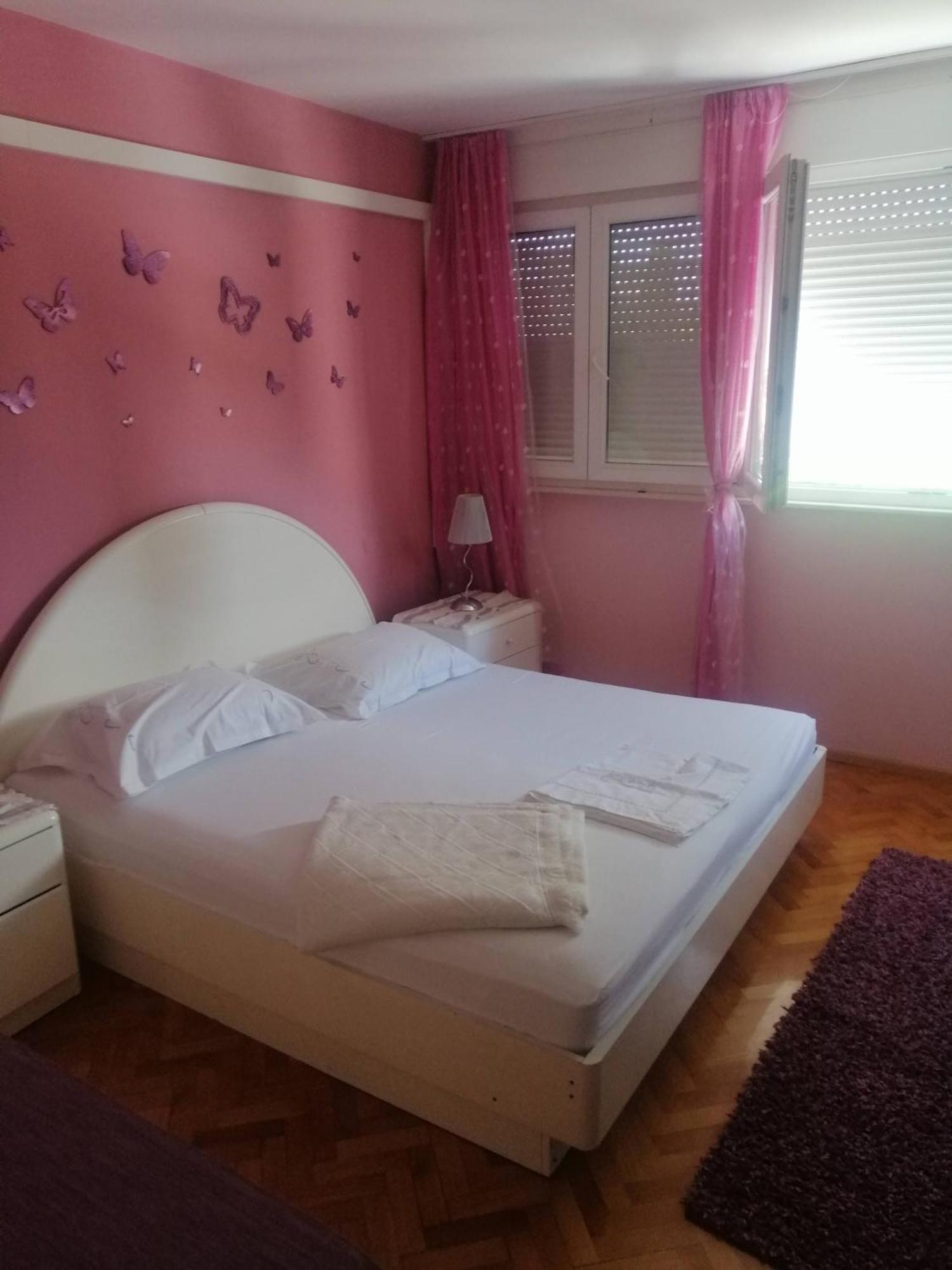Homestay Aurora Near Center Split
