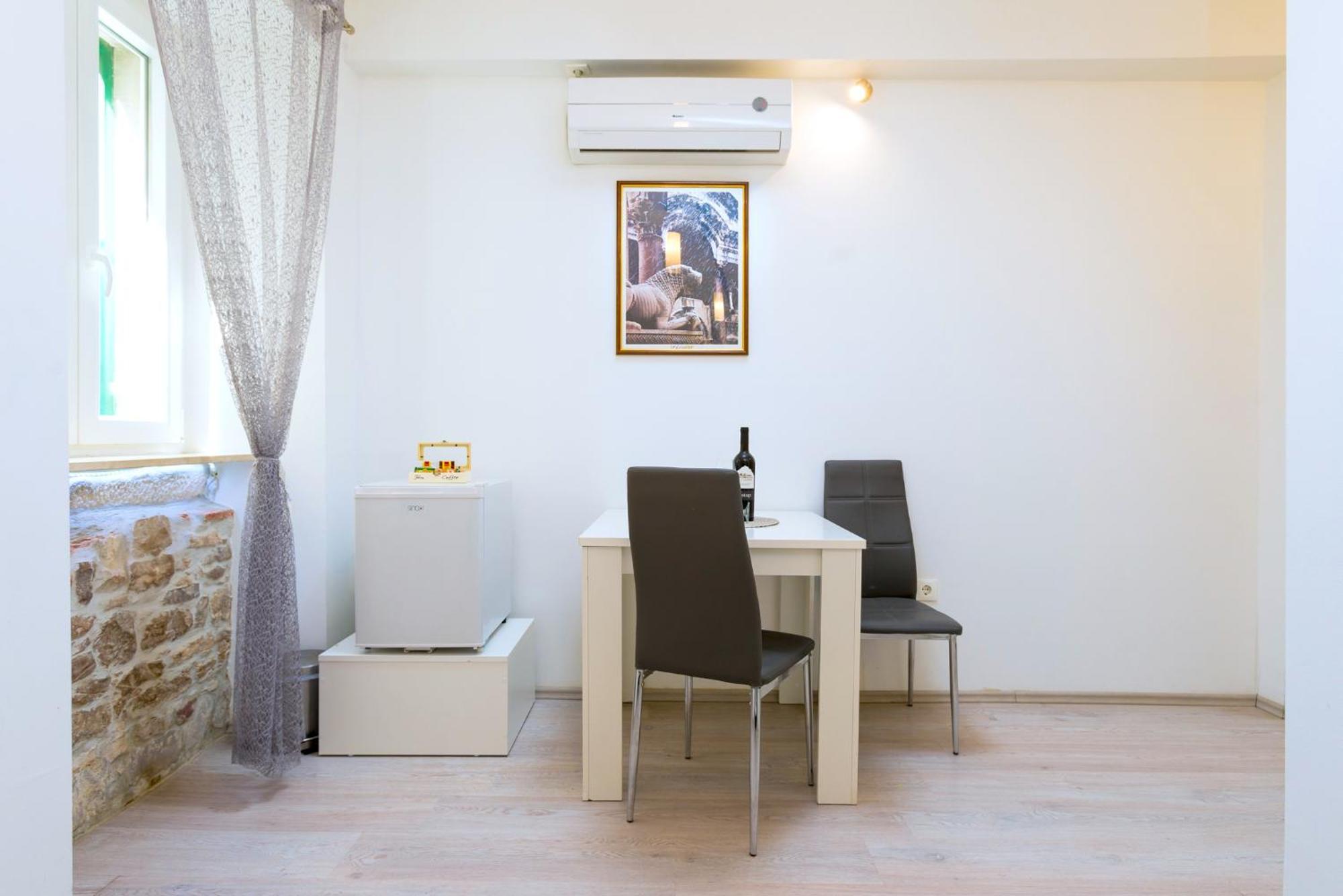 Luxe Diocletian Stones Centre Apartman *