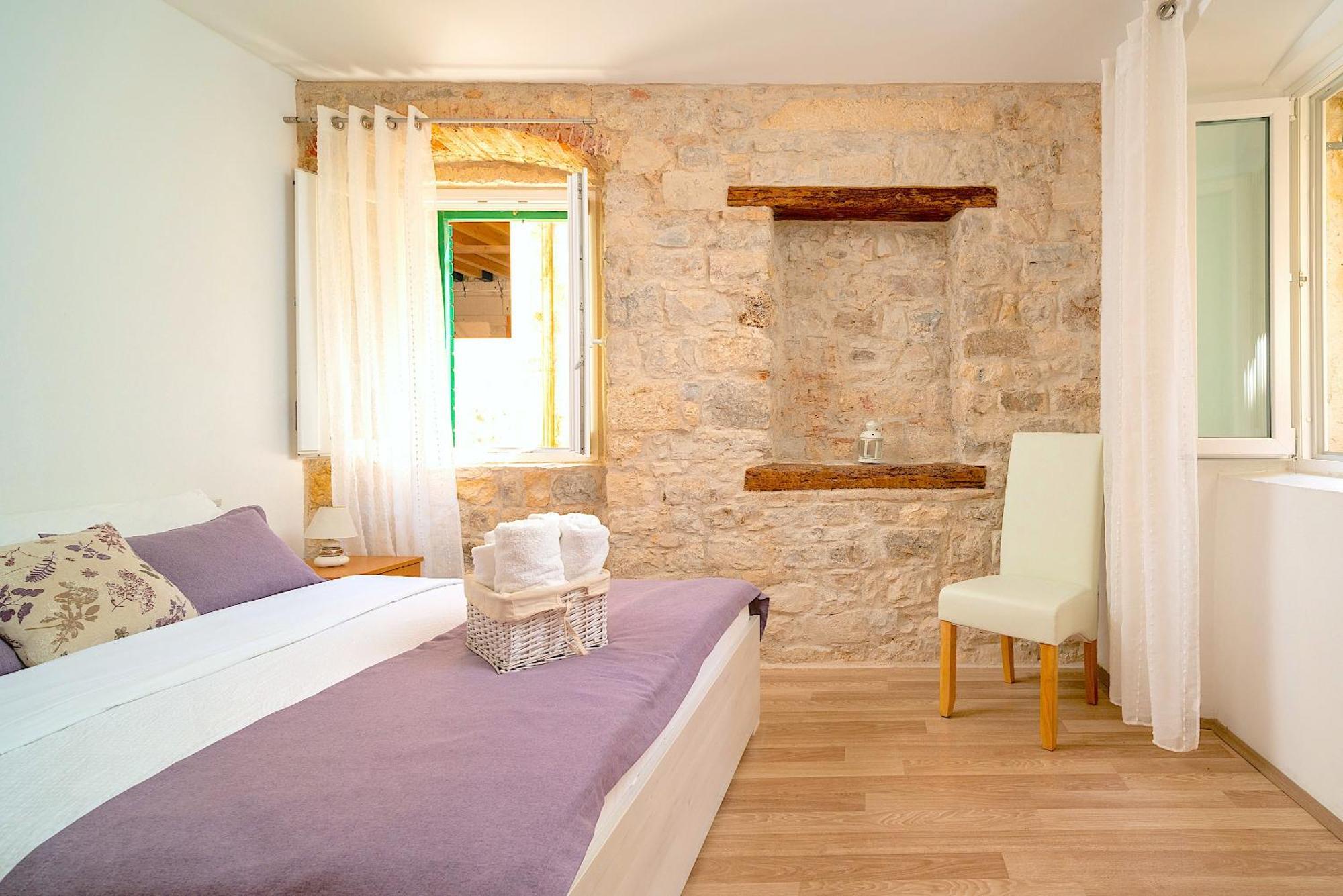 Luxe Diocletian Stones Centre Apartman *