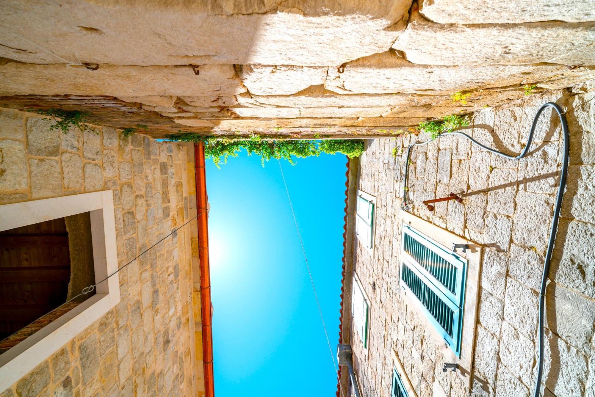 Luxe Diocletian Stones Centre Apartman *