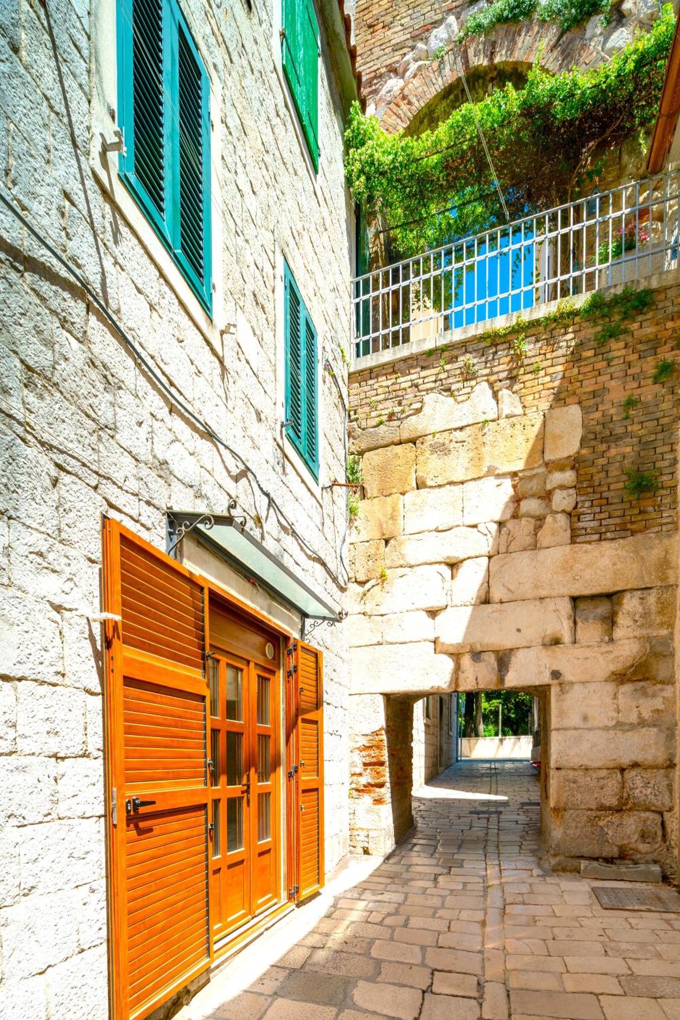 Luxe Diocletian Stones Centre Apartman Split