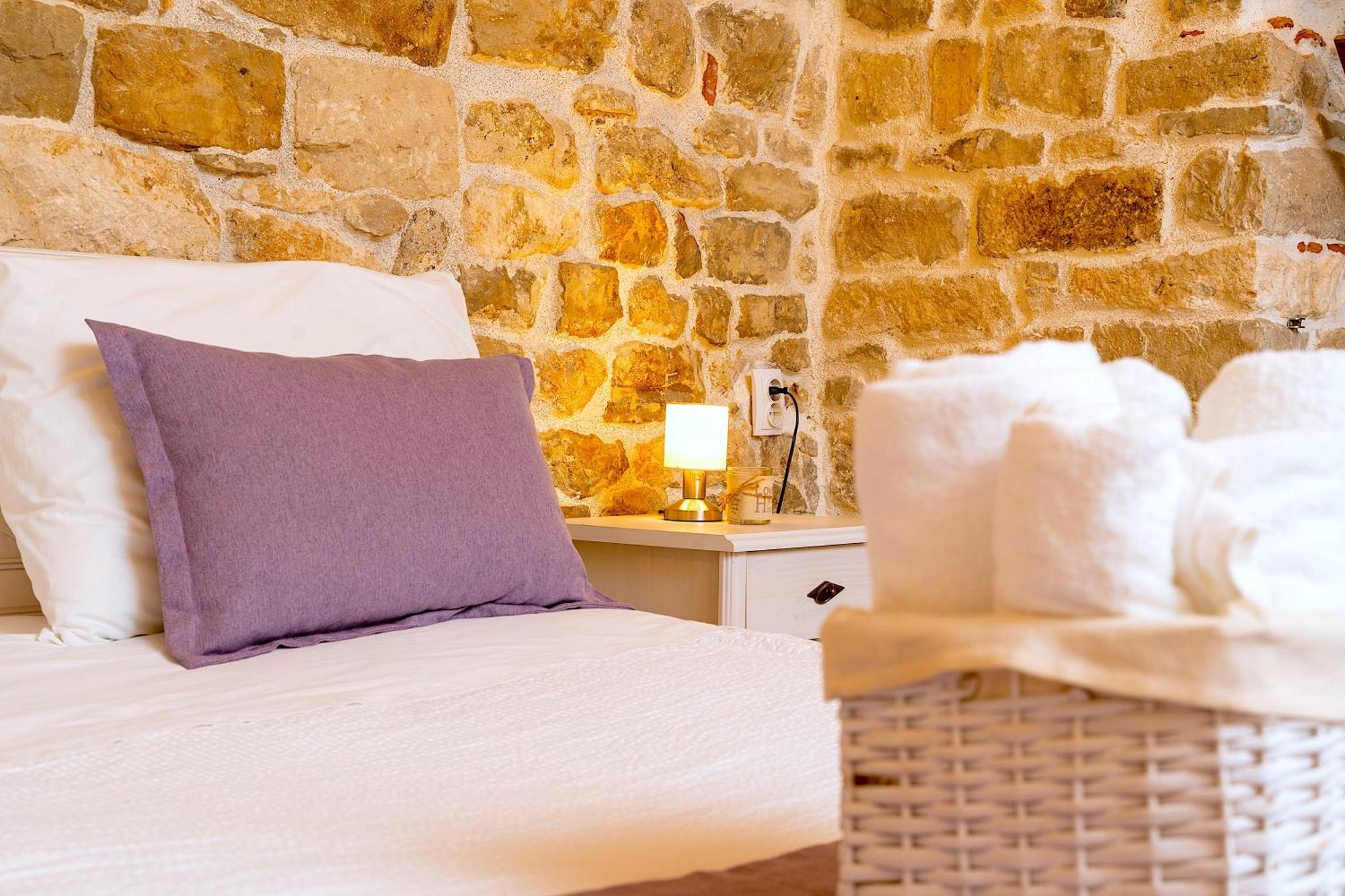 Luxe Diocletian Stones Centre Apartman *